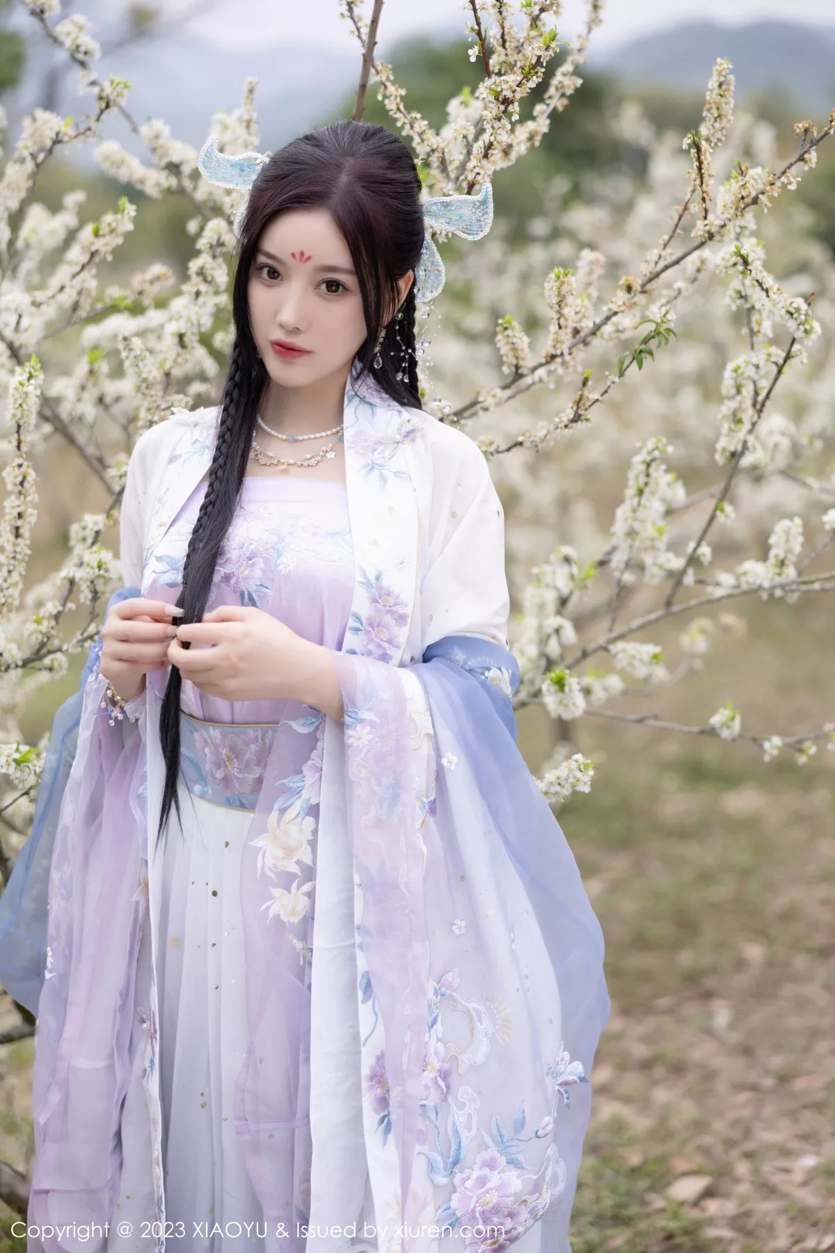 秀人集.com_[XiaoYu画语界]Vol.970_女神杨晨晨Yome脱淡蓝紫色古装服露白色蕾丝内衣完美诱惑写真91P