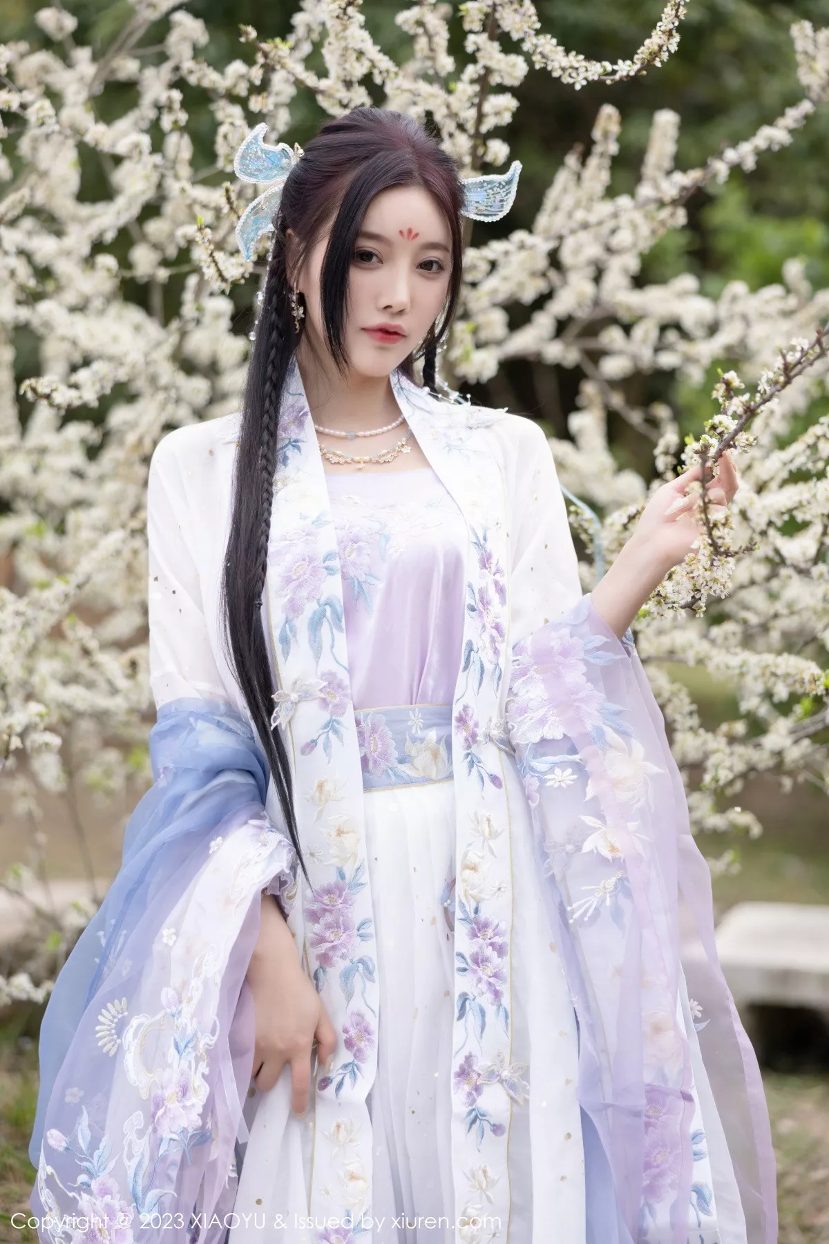 秀人集.com_[XiaoYu画语界]Vol.970_女神杨晨晨Yome脱淡蓝紫色古装服露白色蕾丝内衣完美诱惑写真91P