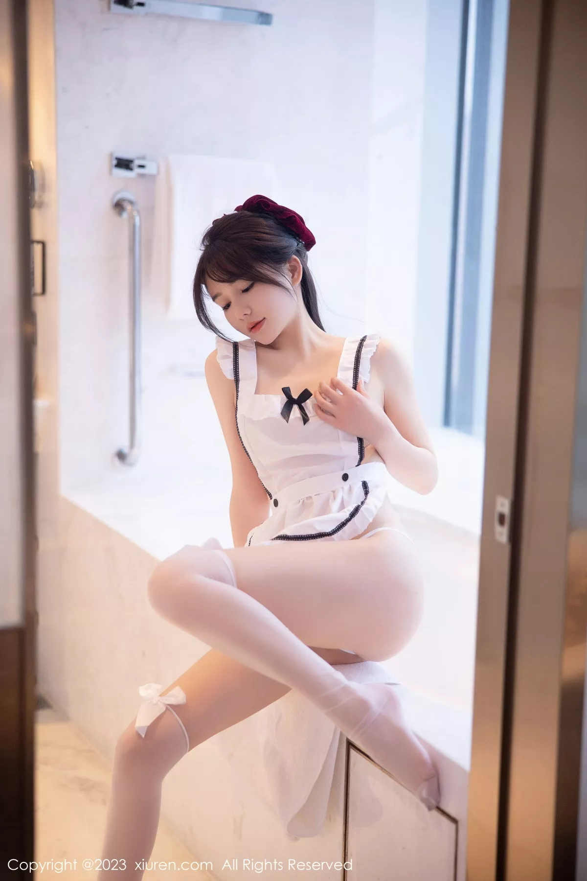 秀人集.com_[XiuRen秀人网]No.6299_模特婠婠么性感真空白色女仆配白丝袜秀曼妙身姿迷人诱惑写真78P