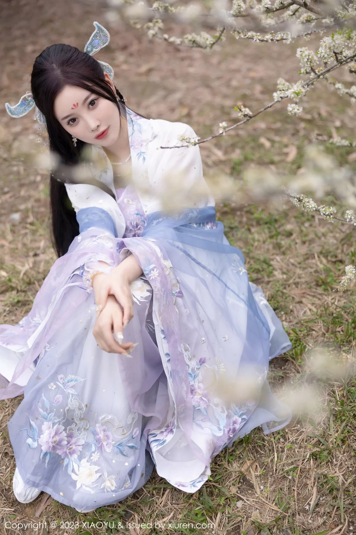 秀人集.com_[XiaoYu画语界]Vol.970_女神杨晨晨Yome脱淡蓝紫色古装服露白色蕾丝内衣完美诱惑写真91P