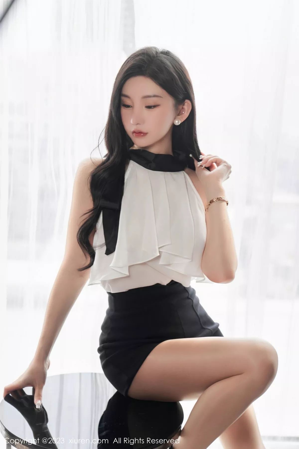 秀人集.com_[XiuRen秀人网]No.6435_女神周于希Sally澳门旅拍白色薄纱服饰配超薄肉丝撩人诱惑写真83P