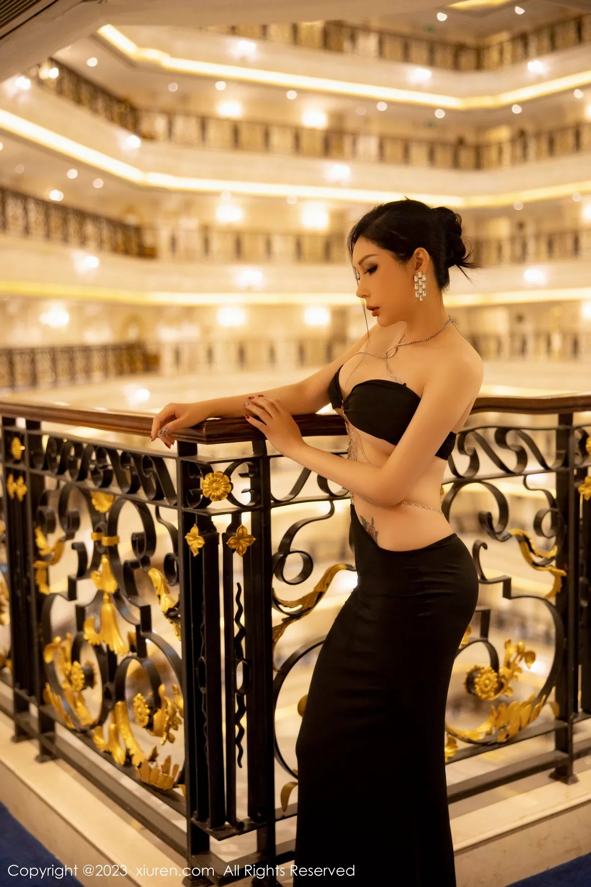 秀人集.com_[XiuRen秀人网]No.6304_模特田冰冰私房性感黑色情趣长裙低胸秀惹火身材撩人诱惑写真63P