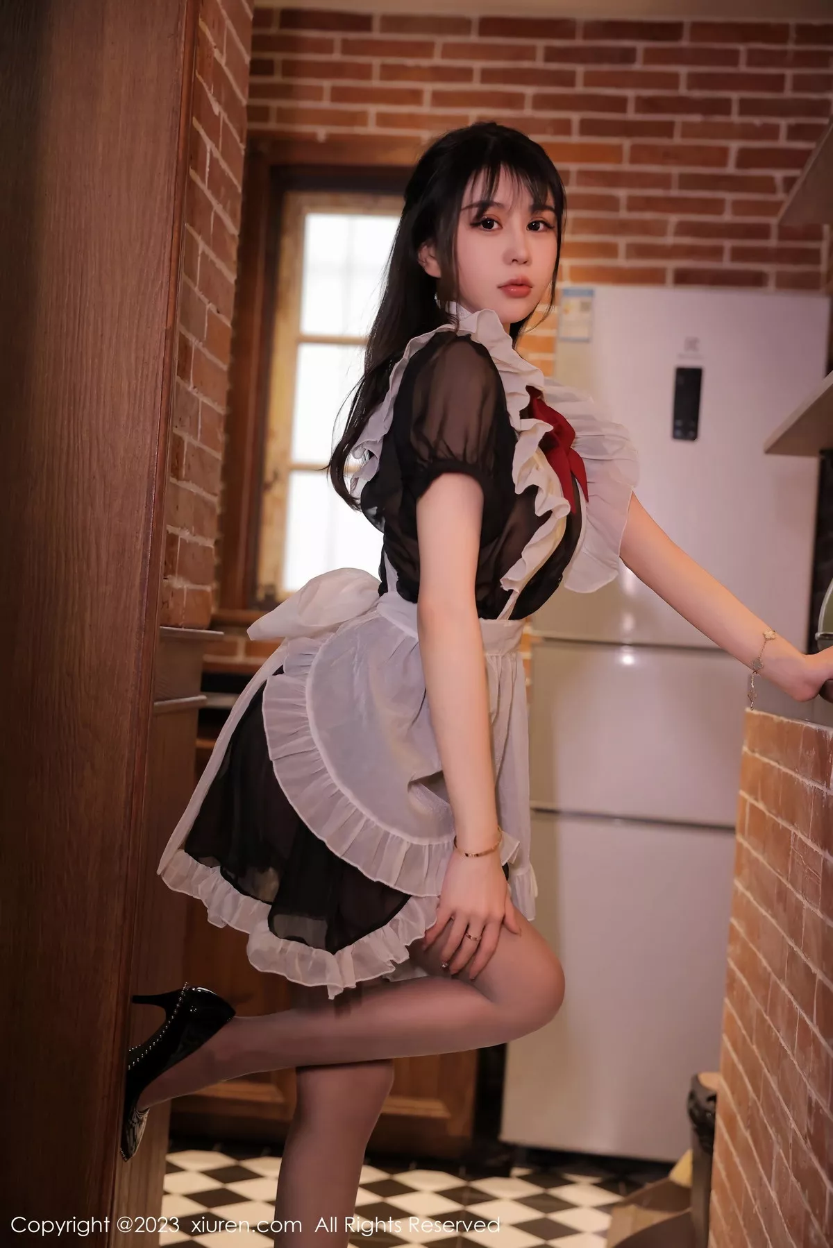 秀人集.com_[XiuRen秀人网]No.6310_模特tina_甜仔性感真空女仆装配超薄灰丝袜秀凹凸身材诱惑写真62P