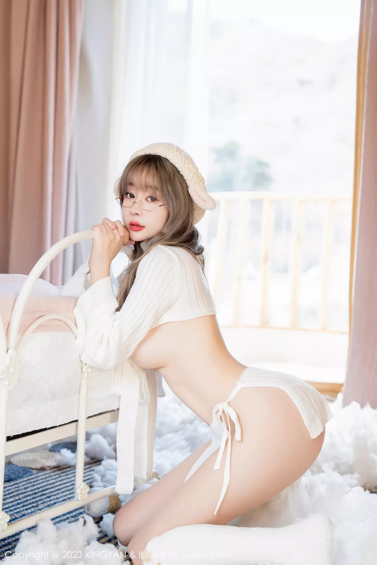 秀人集.com_[XINGYAN星颜社]VOL.175_女神王雨纯居家女友装扮性感白色真空服饰秀惹火身材诱惑写真80P