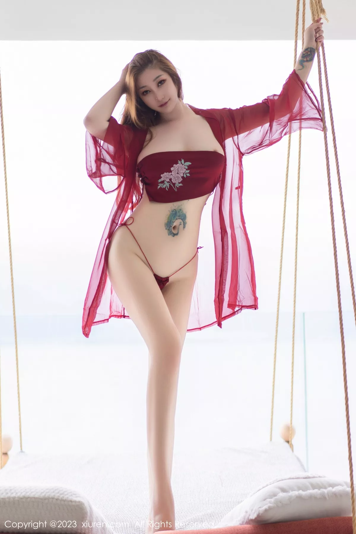 秀人集.com_[XiuRen秀人网]No.6321_女神妲己_Toxic大理旅拍性感红绿两套服饰秀丰腴美臀诱惑写真90P