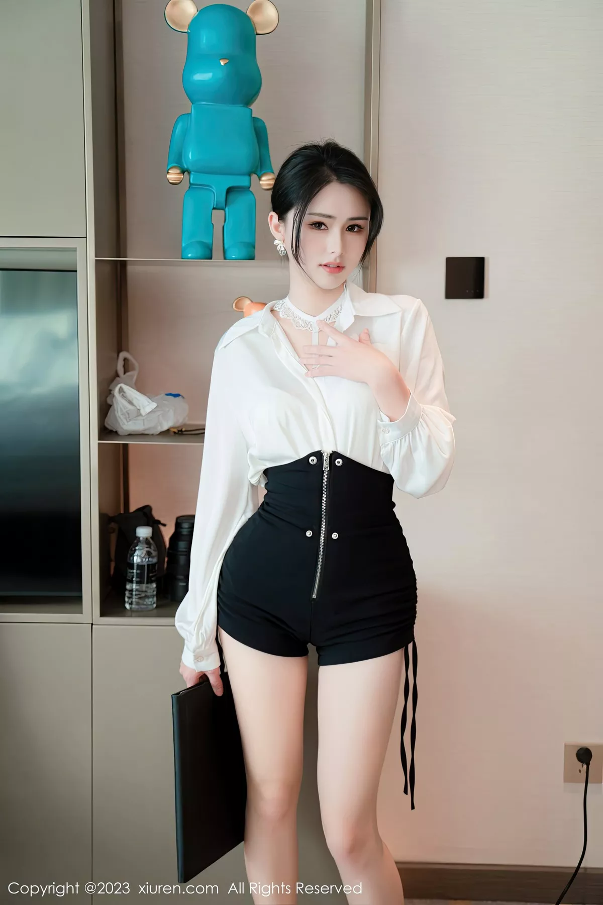 秀人集.com_[XiuRen秀人网]No.6520_模特艾希儿性感白T配黑短裙露白色蕾丝内衣秀曼妙身姿诱惑写真76P