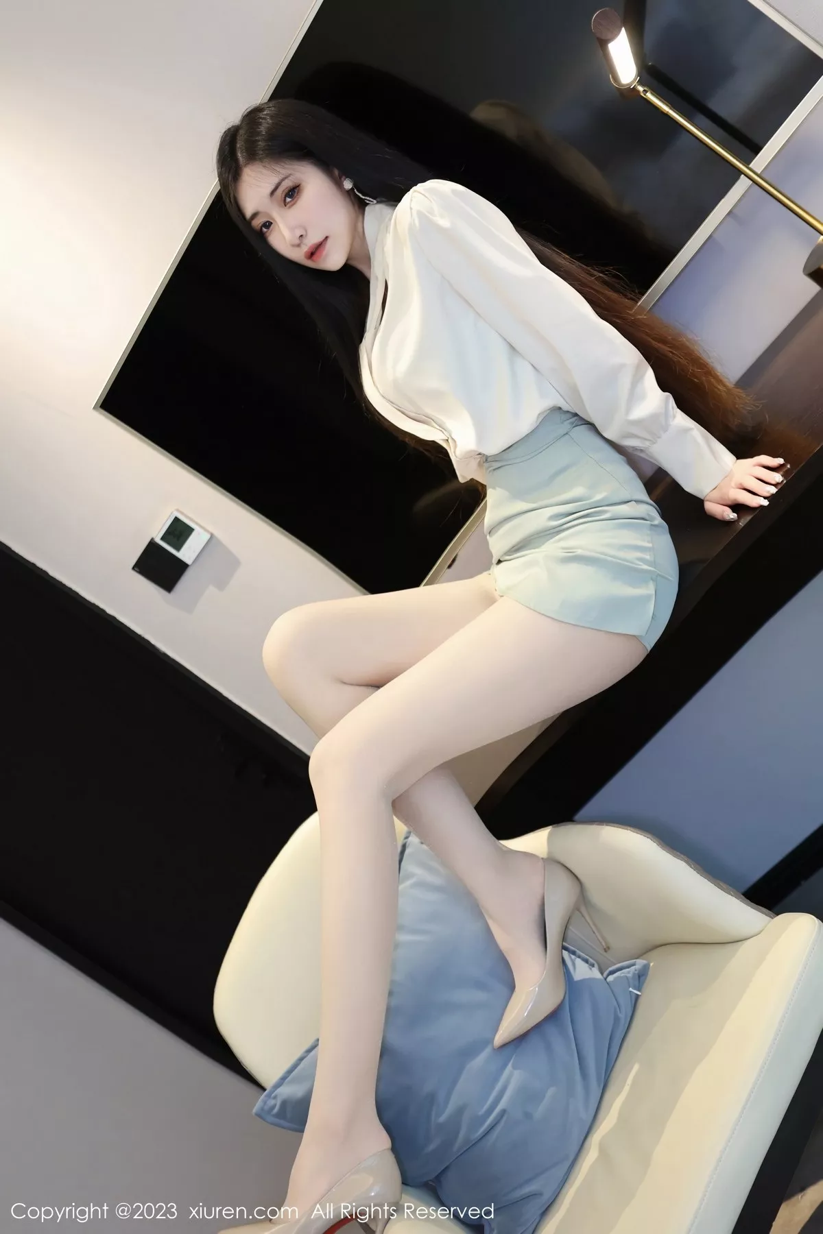 秀人集.com_[XiuRen秀人网]No.6547_模特依娜Yina性感浅色上衣配灰绿短裙露蕾丝内衣完美诱惑写真88P