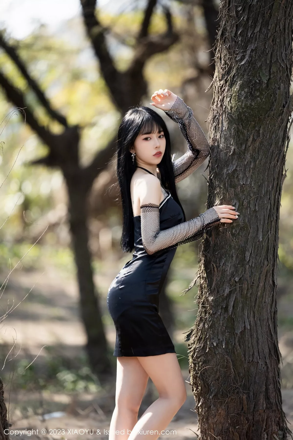 秀人集.com_[XiaoYu画语界]Vol.1006_模特奶瓶黑色连身短裙+性感蓝色蕾丝内衣秀曼妙身姿诱惑写真103P