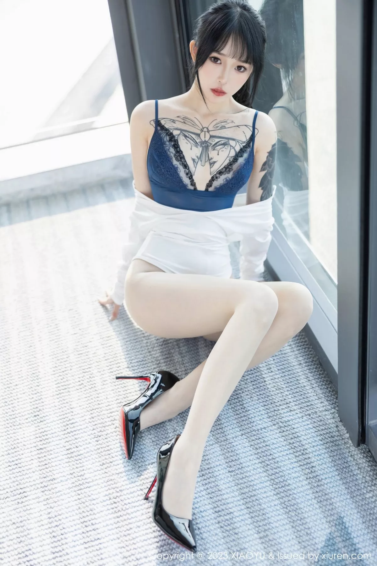 秀人集.com_[XiaoYu画语界]Vol.1006_模特奶瓶黑色连身短裙+性感蓝色蕾丝内衣秀曼妙身姿诱惑写真103P