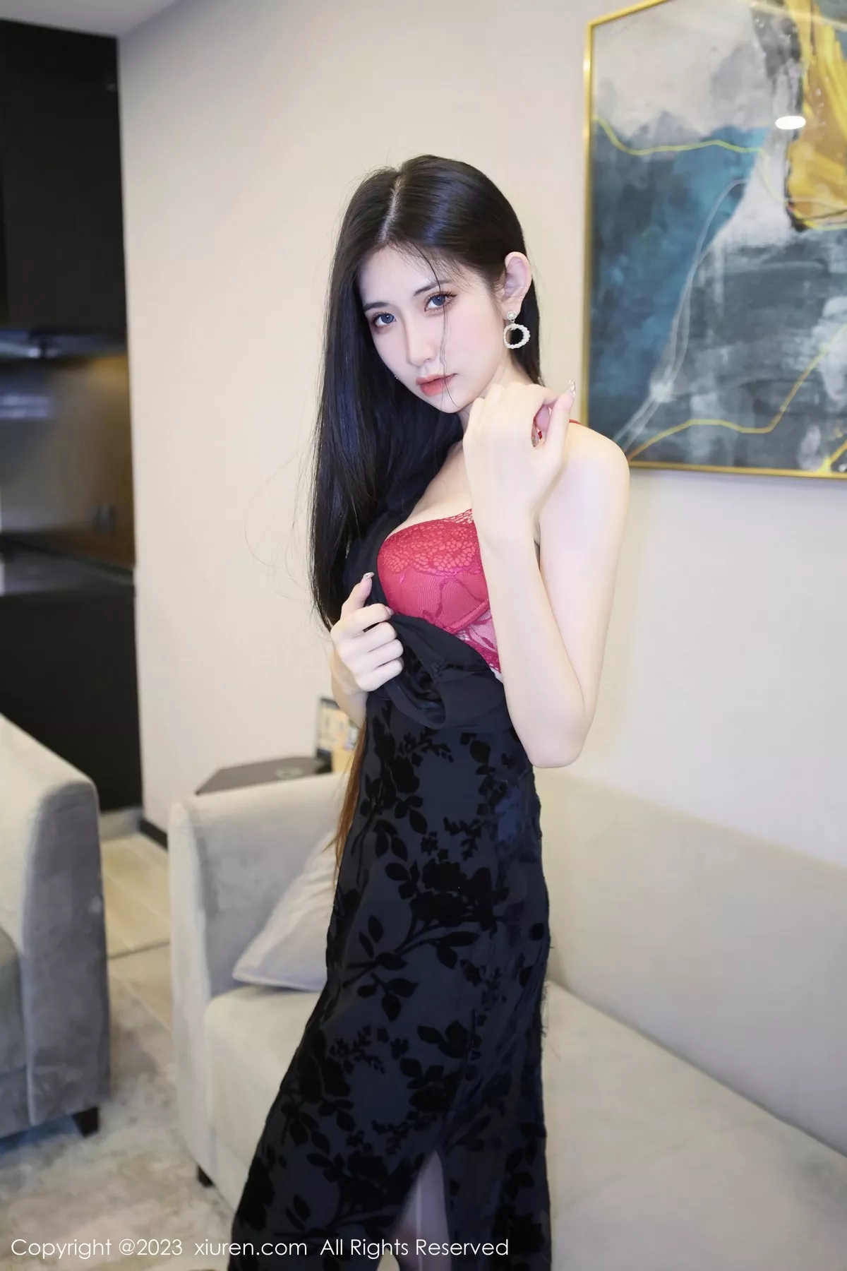 秀人集.com_[XiuRen秀人网]No.6583_模特依娜Yina黑色短款旗袍露红色蕾丝内衣配开档黑丝诱惑写真82P