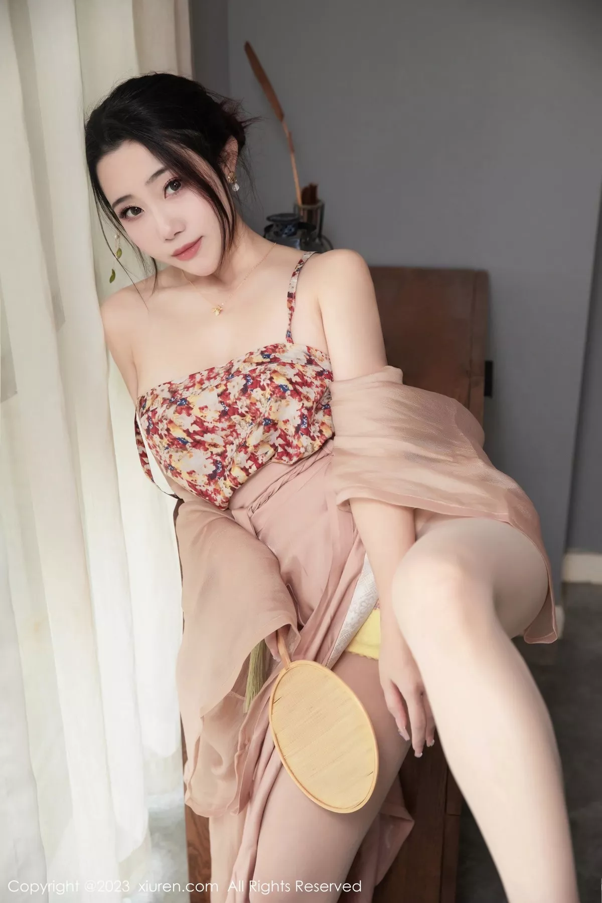 秀人集.com_[XiuRen秀人网]No.6457_模特严利娅Yuliya性感浅暖色古风汉服半撩秀曼妙身姿诱惑写真104P