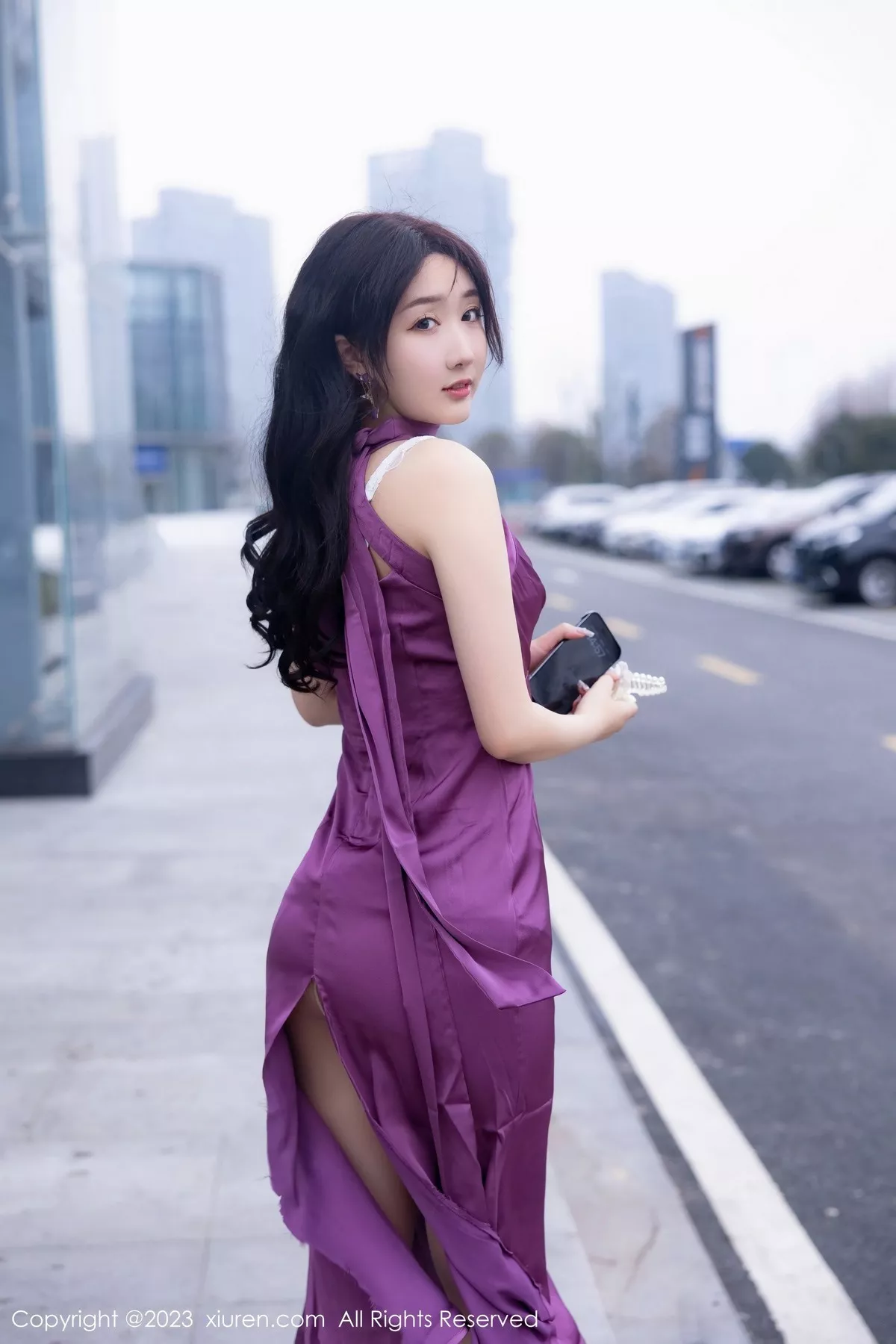 秀人集.com_[XiuRen秀人网]No.6462_模特江真真半脱紫色连衣长裙露性感白色蕾丝内衣迷人诱惑写真100P