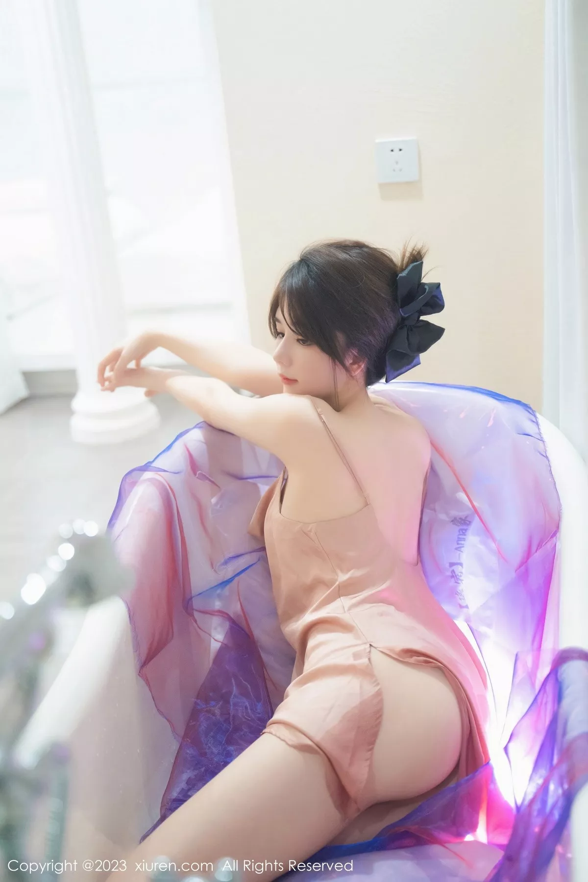 秀人集.com_[XiuRen秀人网]No.6458_模特婠婠么浴室场景性感暖色吊带服饰秀绝美身材迷人诱惑写真55P