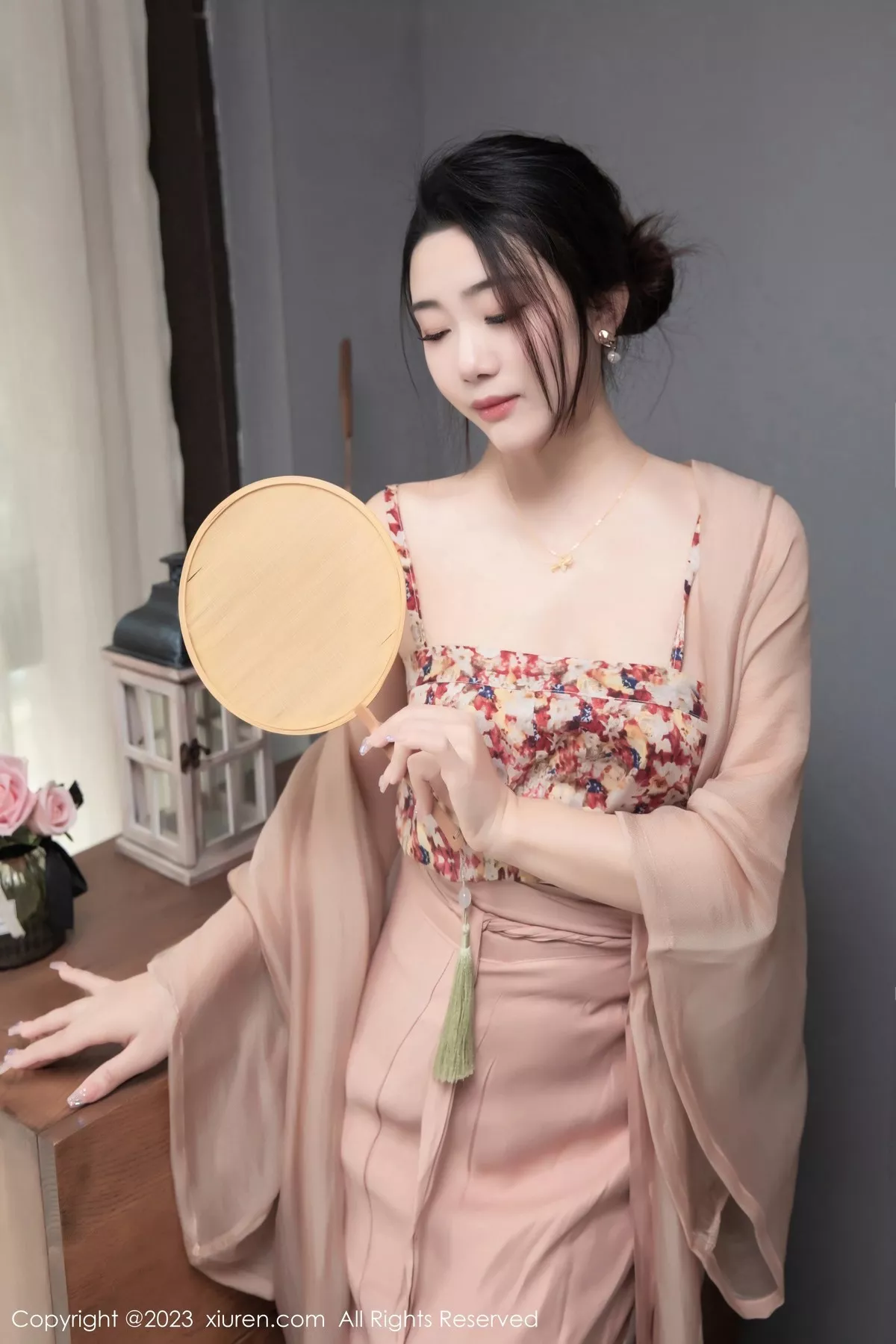 秀人集.com_[XiuRen秀人网]No.6457_模特严利娅Yuliya性感浅暖色古风汉服半撩秀曼妙身姿诱惑写真104P