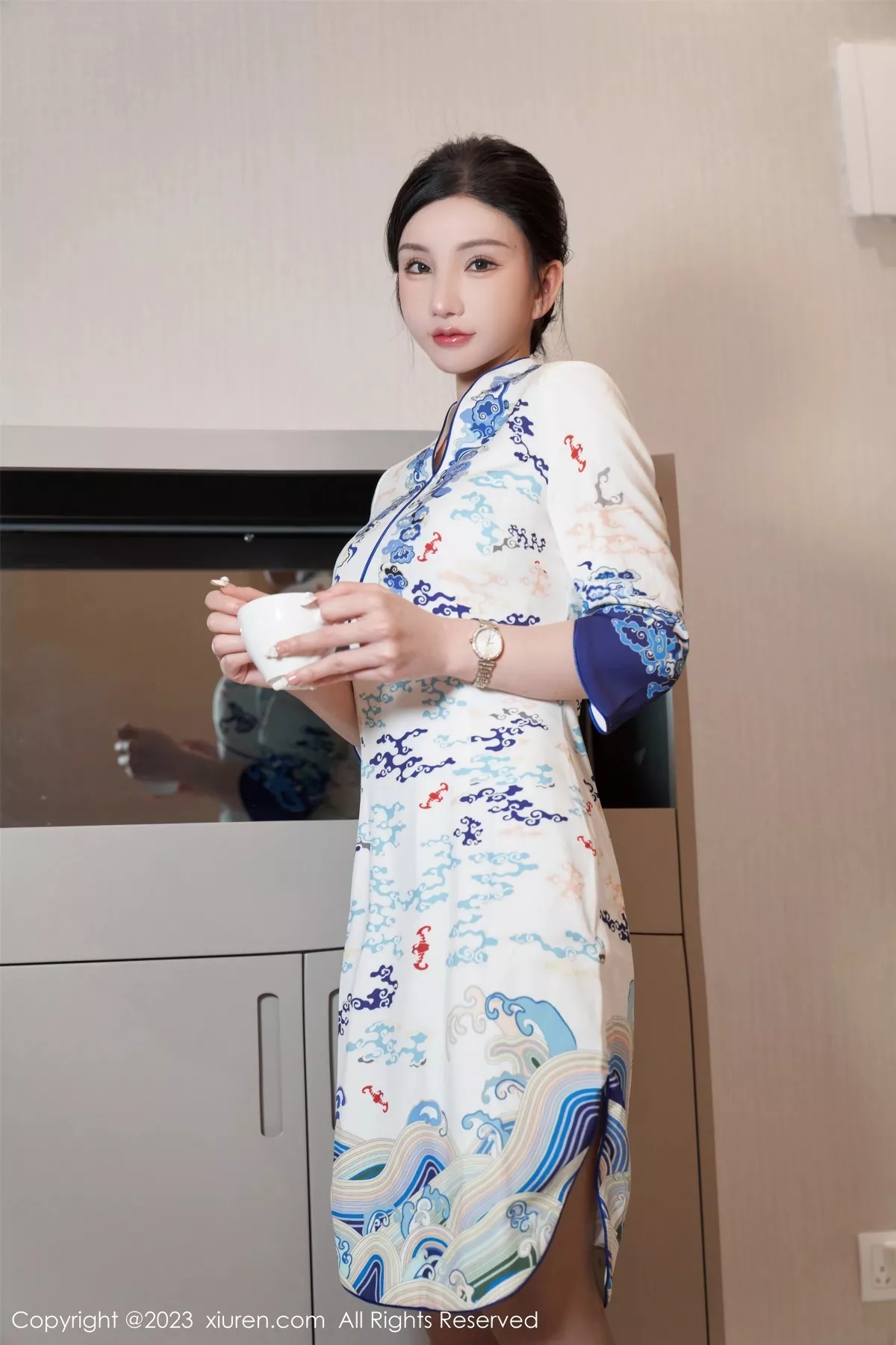 秀人集.com_[XiuRen秀人网]No.6473_女神周于希Sally澳门旅拍脱青花瓷旗袍露性感蓝色内衣迷人写真85P