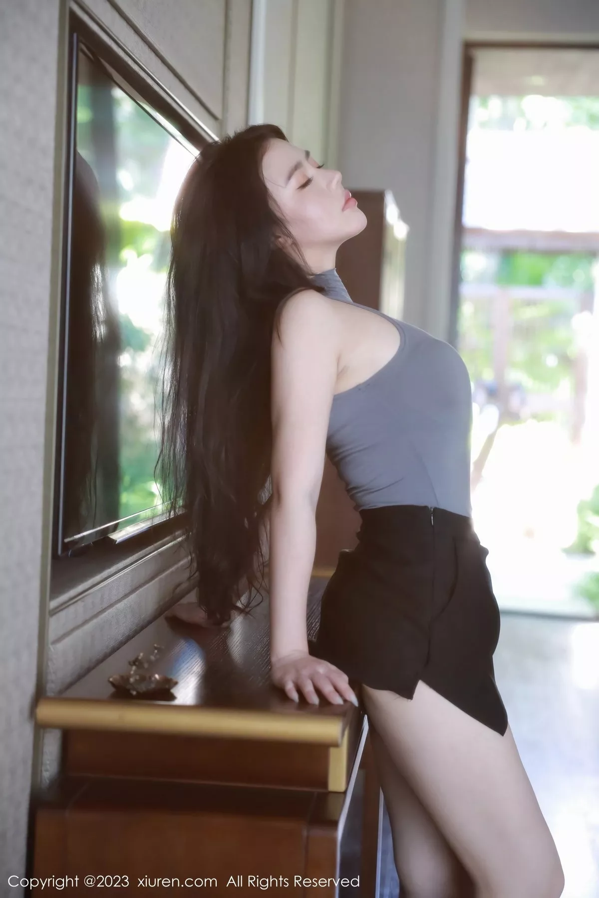 秀人集.com_[XiuRen秀人网]No.6648_女神Manuela玛鲁娜户外抹胸服+室内紧身衣秀丰满身材诱惑写真64P