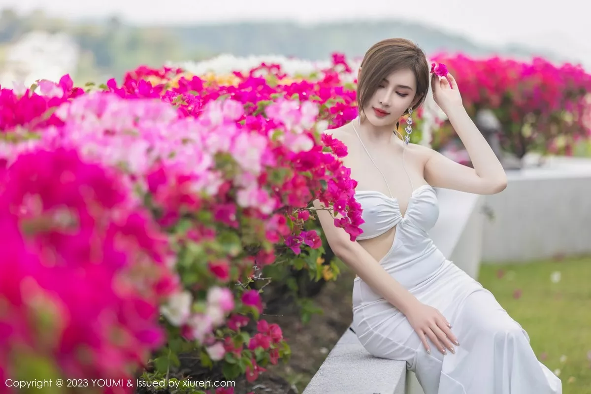 秀人集.com_[YouMi尤蜜荟]Vol.931_女神Carol周妍希白色轻透连身裙配超薄肉丝秀丰满身材诱惑写真88P