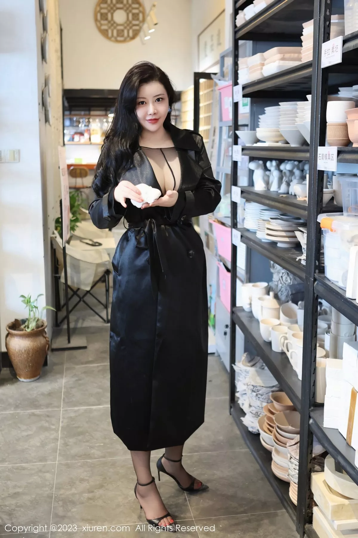 秀人集.com_[XiuRen秀人网]No.6647_模特王婉悠Queen性感黑色轻透情趣服露豪乳遮点火辣诱惑写真81P