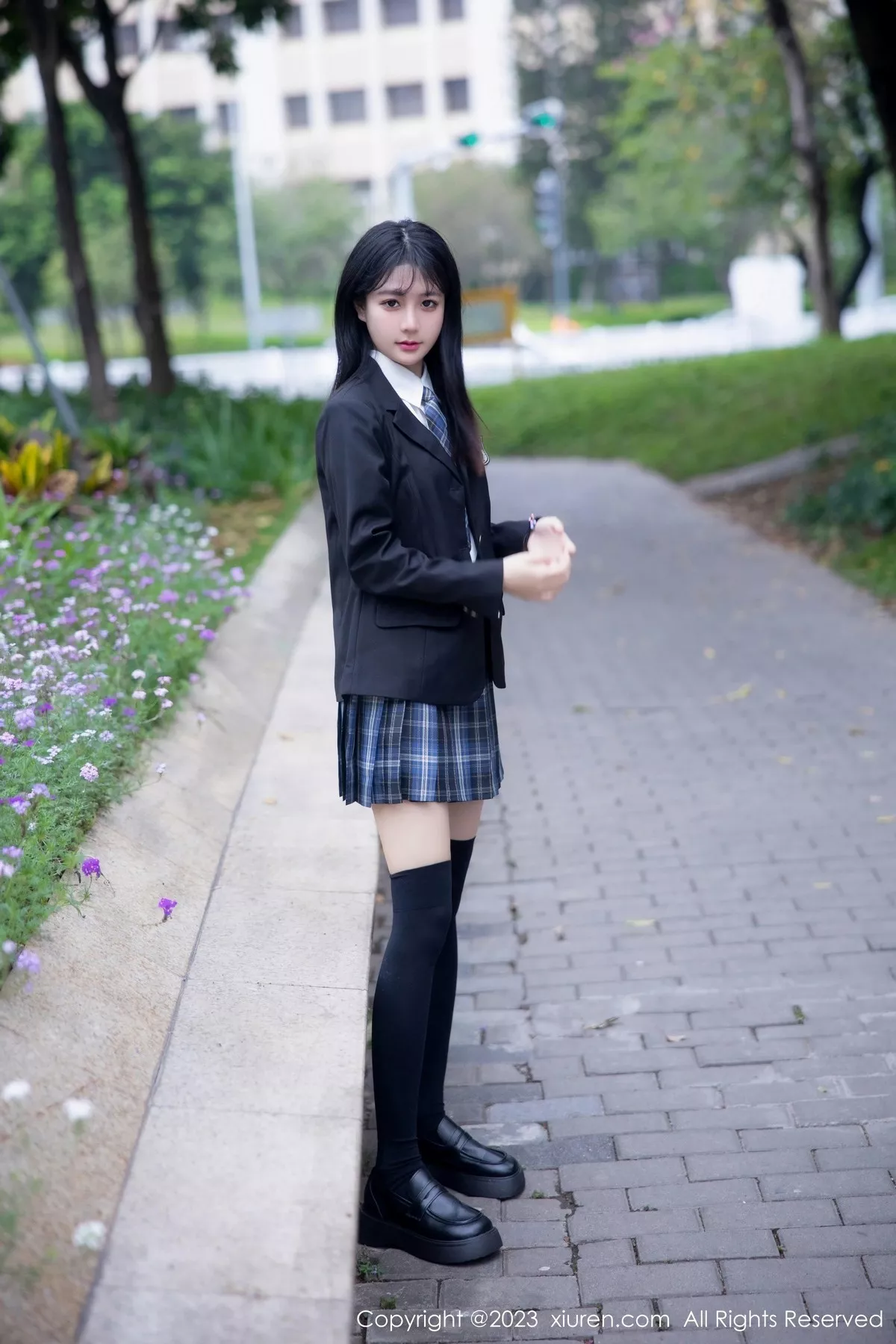 秀人集.com_[XiuRen秀人网]No.6662_模特幼幼学妹制服性感白T配格子裙露白色蕾丝内衣完美诱惑写真92P