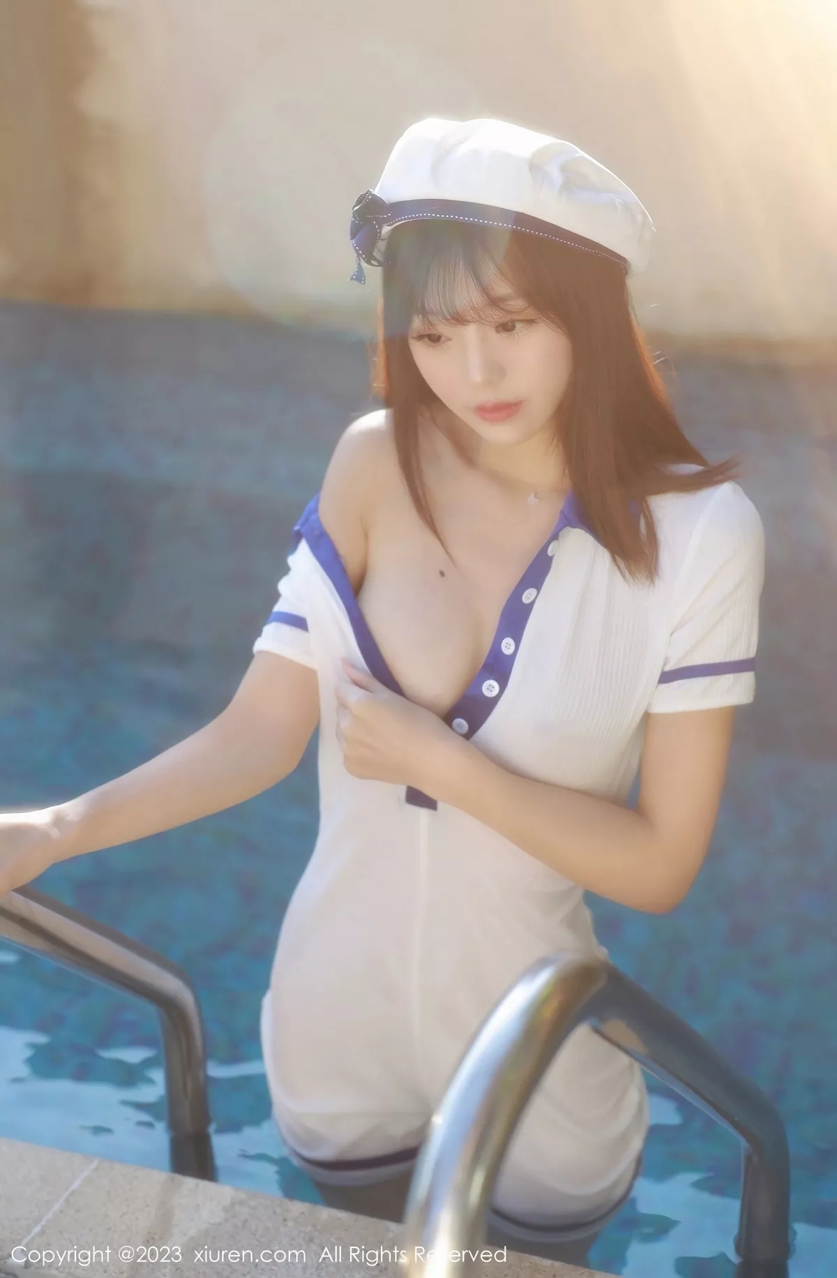 秀人集.com_[XiuRen秀人网]No.6686_模特佘贝拉bella泳池性感白色海军服半脱秀完美身材诱惑写真67P