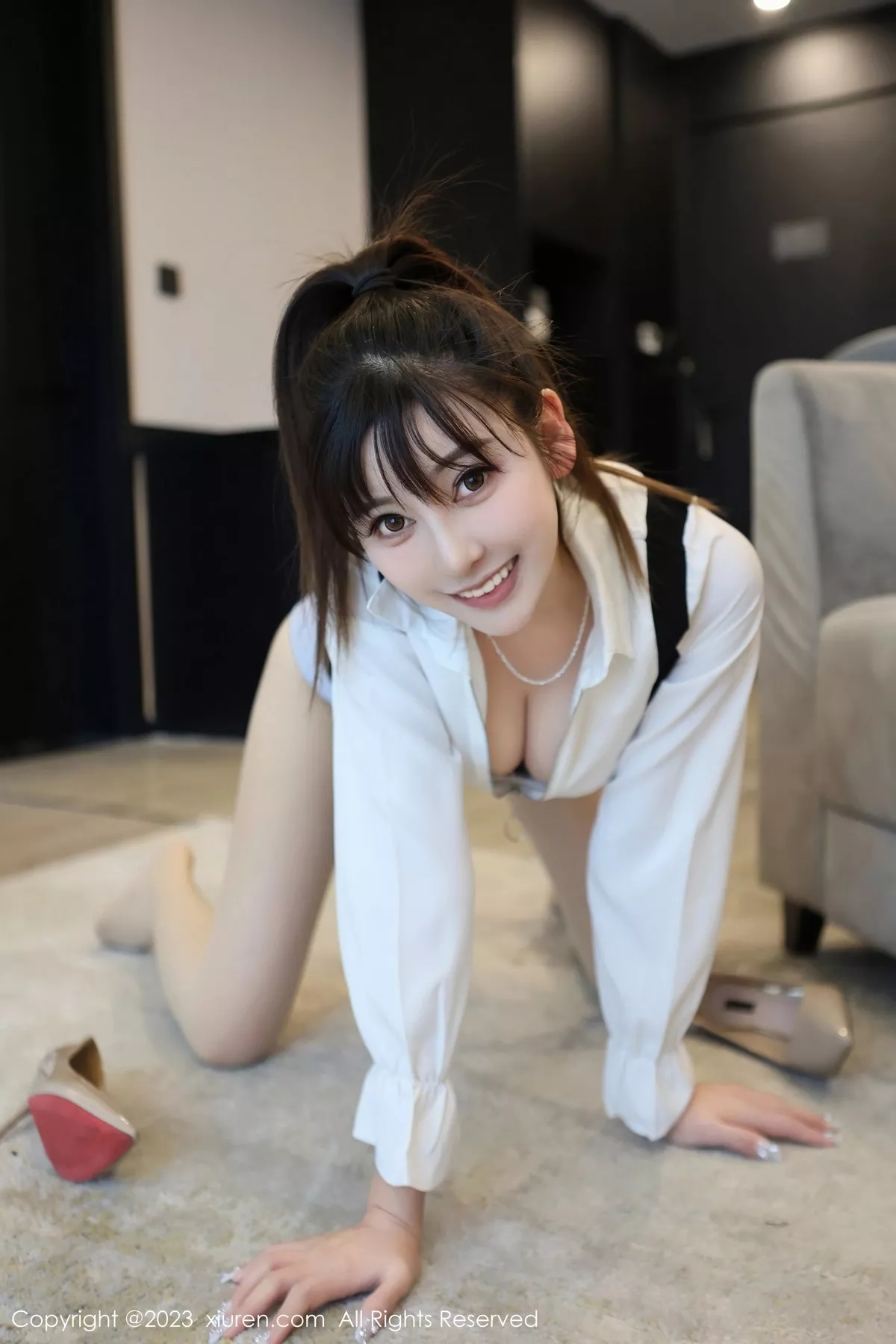 秀人集.com_[XiuRen秀人网]No.6700_新人模特夏希性感白T配背带短裙露蕾丝内衣开档肉丝诱惑写真78P