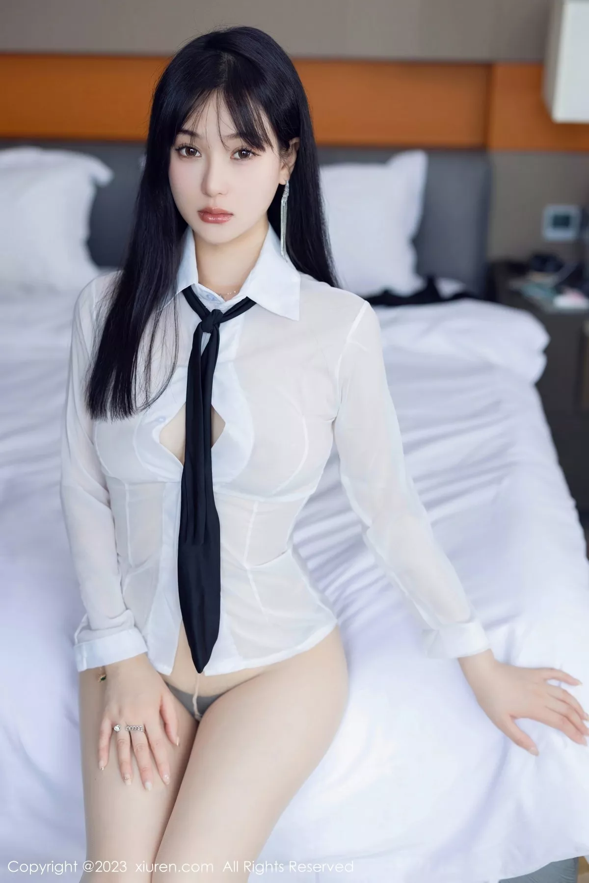 秀人集.com_[XiuRen秀人网]No.6710_新人模特柚琪Rich性感白色轻透衣配黑短裙秀曼妙身姿诱惑写真74P