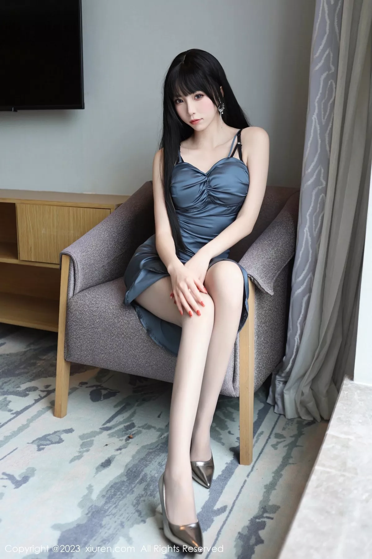 秀人集.com_[XiuRen秀人网]No.6713_模特江七七性感灰色服饰露黑色轻透内衣配超薄灰丝迷人诱惑写真83P