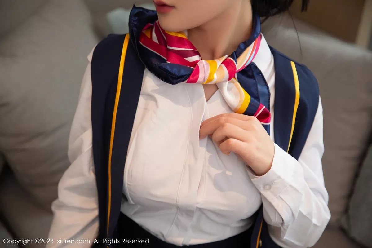 秀人集.com_[XiuRen秀人网]No.6714_模特谭小灵性感空姐制服露暖灰色蕾丝内衣秀惹火身材诱惑写真76P