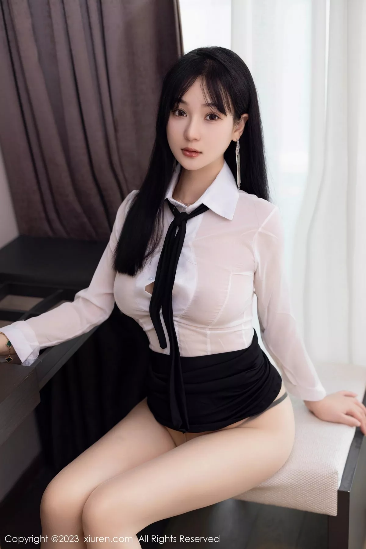 秀人集.com_[XiuRen秀人网]No.6710_新人模特柚琪Rich性感白色轻透衣配黑短裙秀曼妙身姿诱惑写真74P