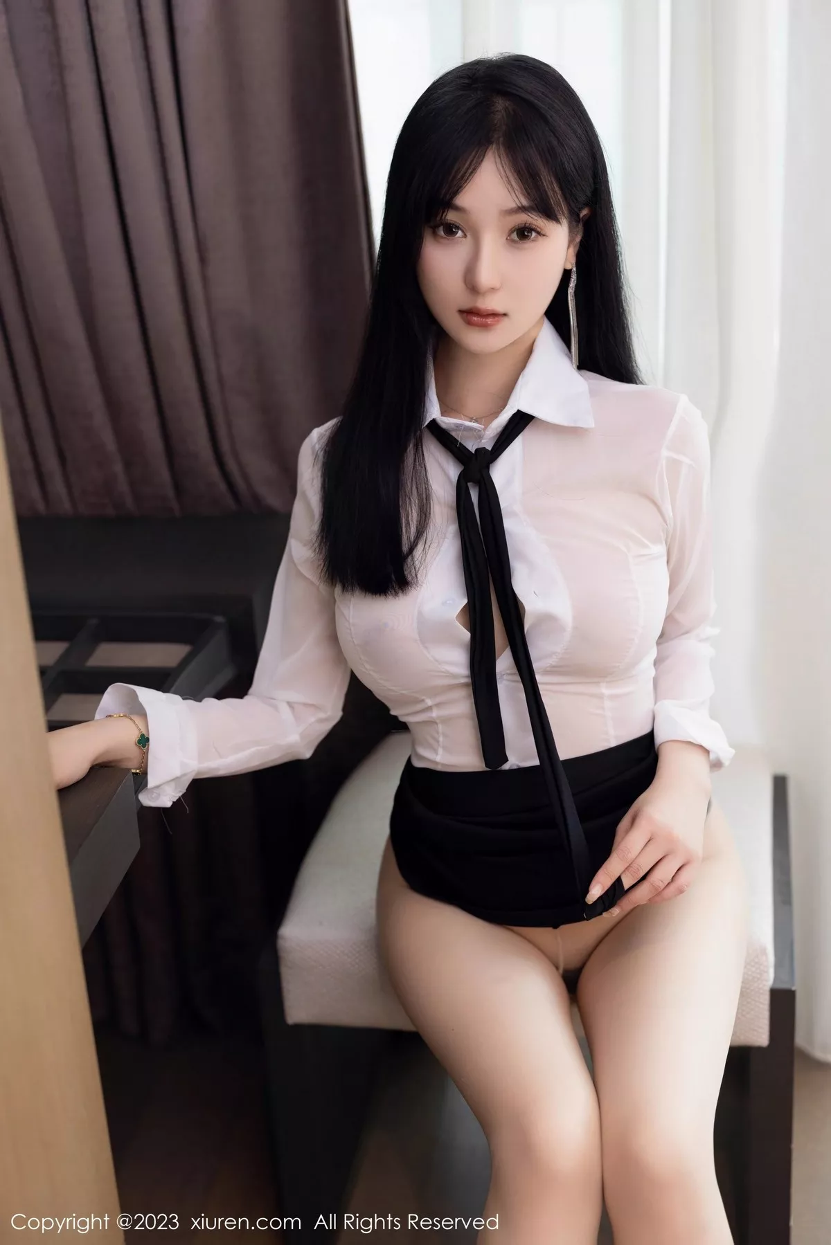 秀人集.com_[XiuRen秀人网]No.6710_新人模特柚琪Rich性感白色轻透衣配黑短裙秀曼妙身姿诱惑写真74P