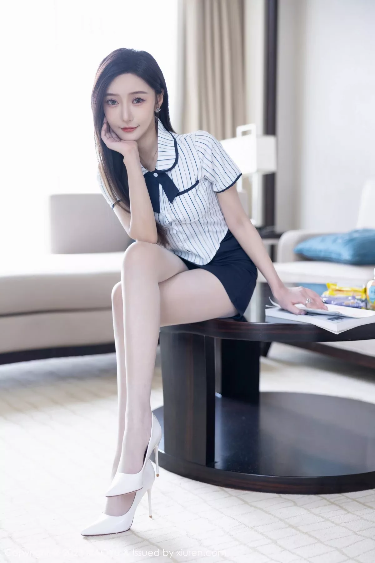 秀人集.com_[XiaoYu画语界]Vol.1025_女神王馨瑶yanni白色条纹上衣配深蓝色短裙秀曼妙身姿诱惑写真85P
