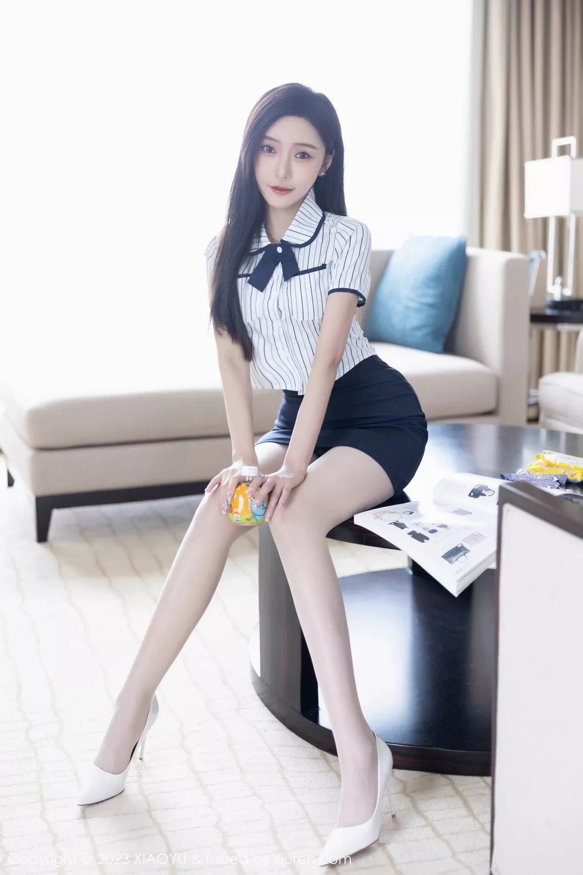 秀人集.com_[XiaoYu画语界]Vol.1025_女神王馨瑶yanni白色条纹上衣配深蓝色短裙秀曼妙身姿诱惑写真85P