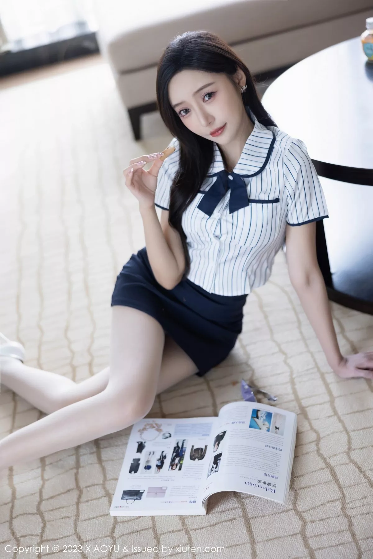 秀人集.com_[XiaoYu画语界]Vol.1025_女神王馨瑶yanni白色条纹上衣配深蓝色短裙秀曼妙身姿诱惑写真85P