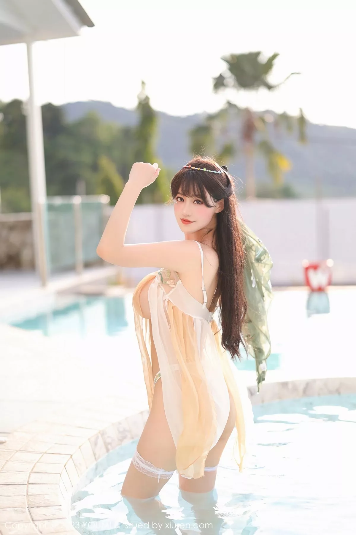 秀人集.com_[YouMi尤蜜荟]Vol.936_女神朱可儿Flora泳池边淡黄色轻透薄纱秀雪峰美臀极致诱惑写真84P