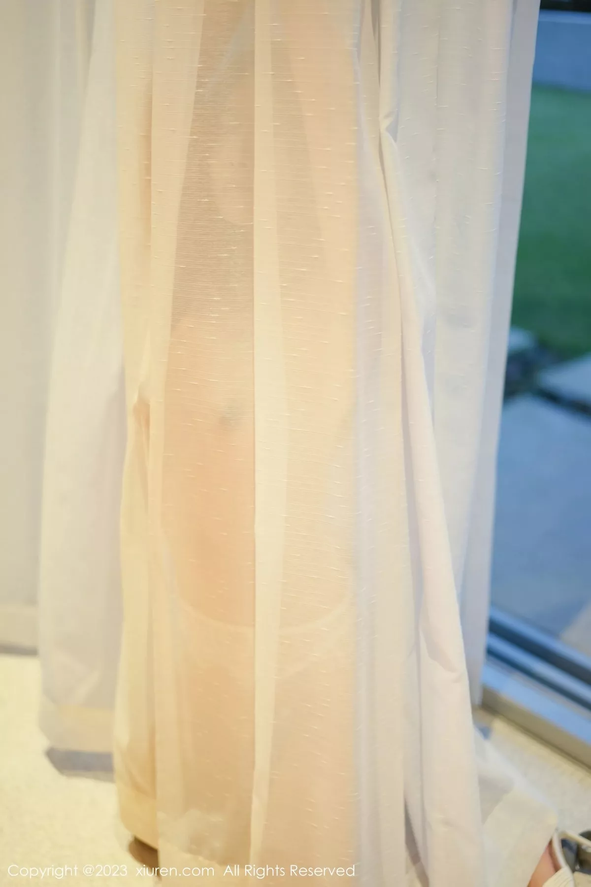 秀人集.com_[XiuRen秀人网]No.6729_模特laura阿姣脱白色吊带长裙露浅色轻透蕾丝内衣完美诱惑写真66P