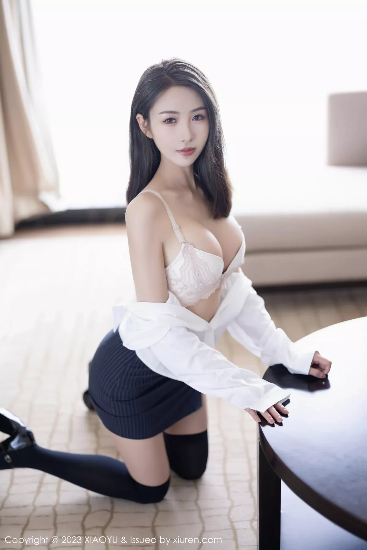 秀人集.com_[XiaoYu画语界]Vol.1027_模特苏苏阿性感白T配深色短裙露白色内衣秀曼妙身姿诱惑写真90P