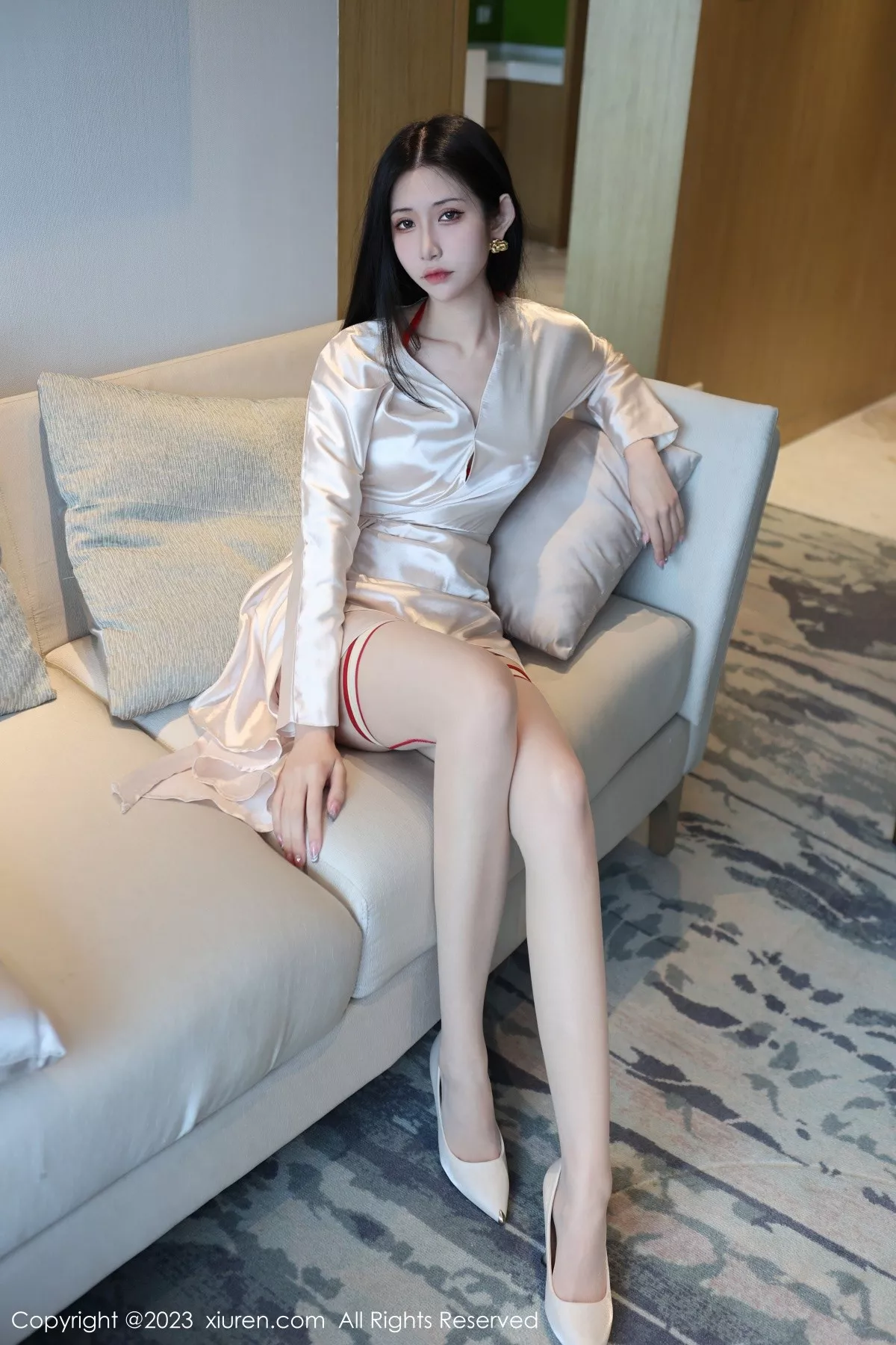 秀人集.com_[XiuRen秀人网]No.6750_模特依娜Yina性感浅色睡裙露红色情趣内衣秀火辣身材诱惑写真80P