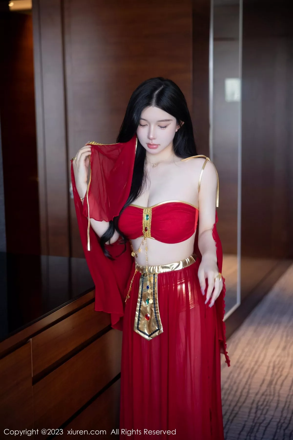 秀人集.com_[XiuRen秀人网]No.6613_模特林珊珊性感红色西域舞娘装扮秀曼妙丰腴身姿迷人诱惑写真84P