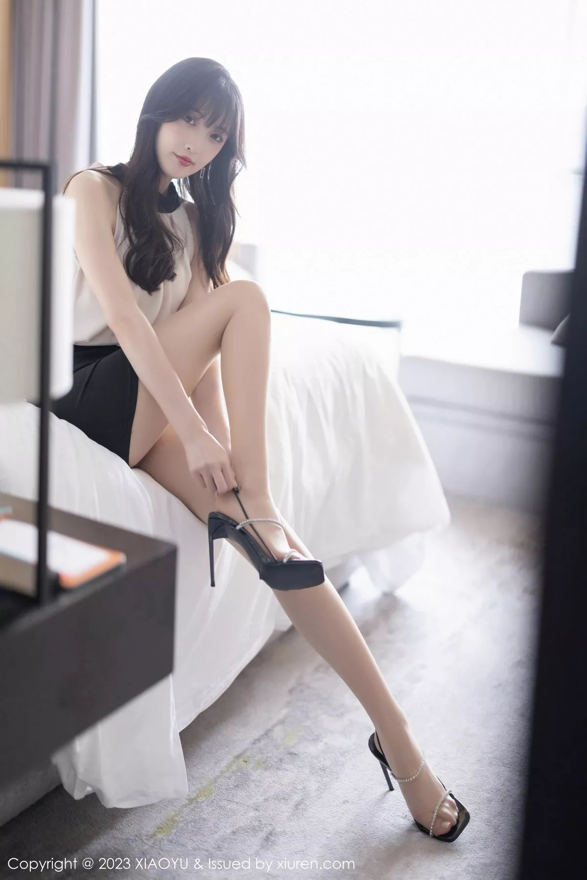 秀人集.com_[XiaoYu画语界]Vol.1013_模特林星阑浅色上衣配黑短裙+粉色蕾丝内衣秀曼妙身姿诱惑写真90P