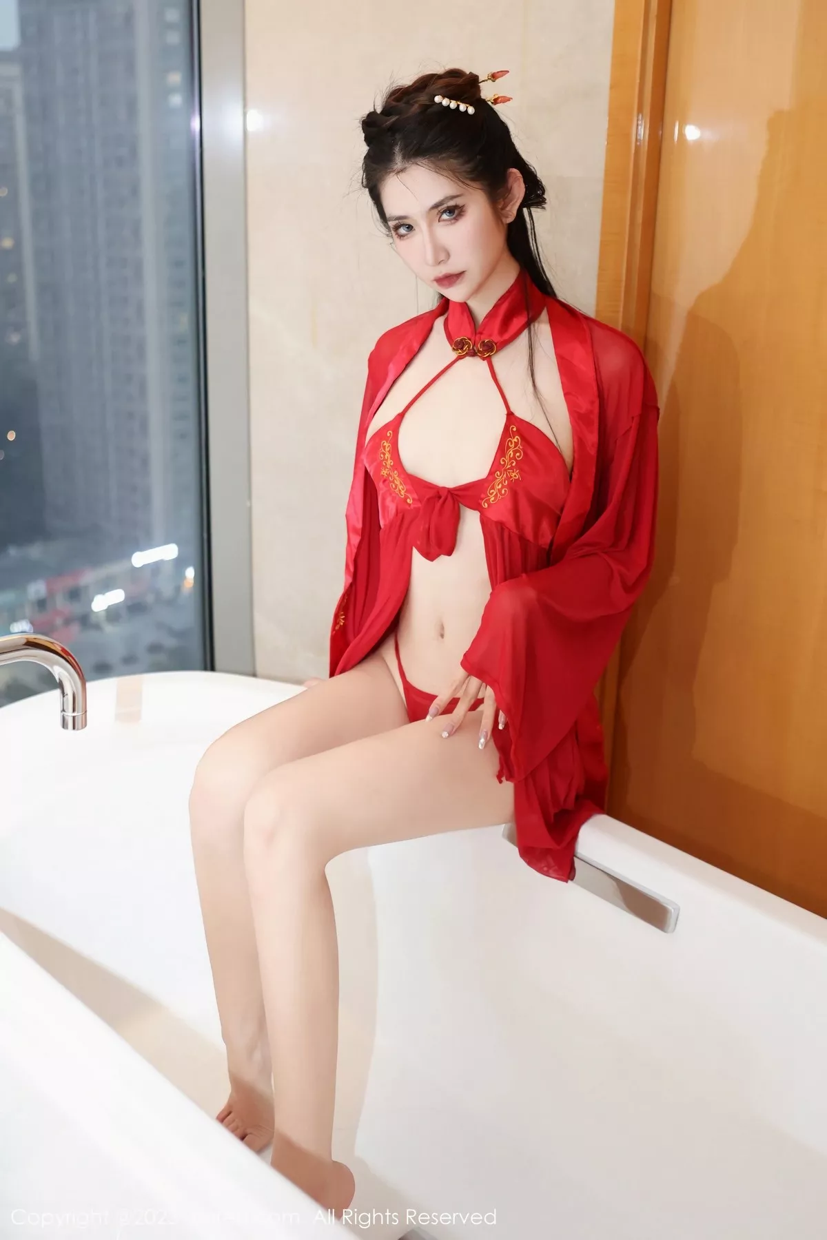 秀人集.com_[XiuRen秀人网]No.6626_模特依娜Yina浴缸场景脱性感红色浴袍秀曼妙身姿完美诱惑写真82P