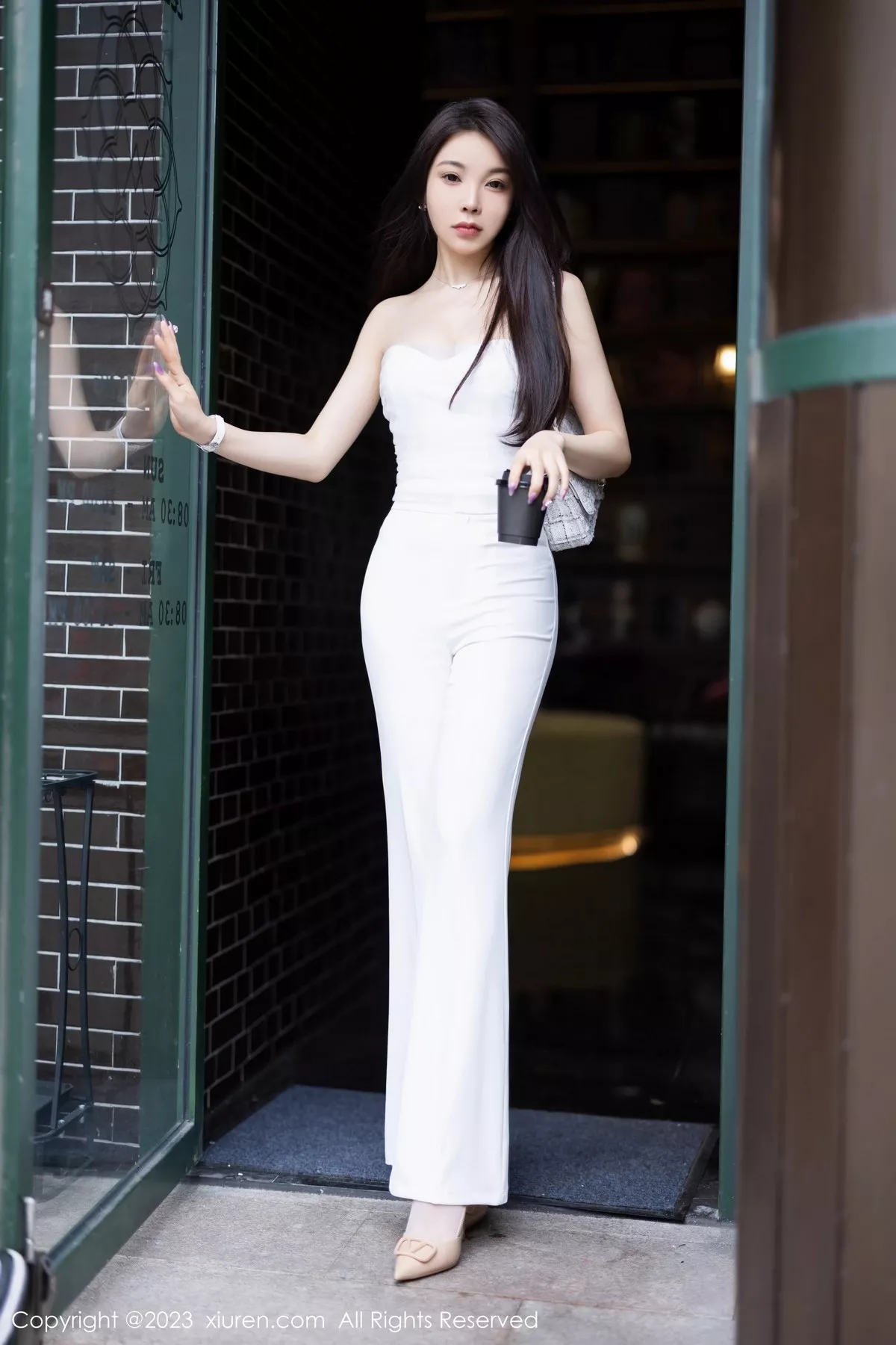 秀人集.com_[XiuRen秀人网]No.6628_女神徐莉芝Booty脱白色套装露白丝吊袜秀曼妙身姿撩人诱惑写真82P