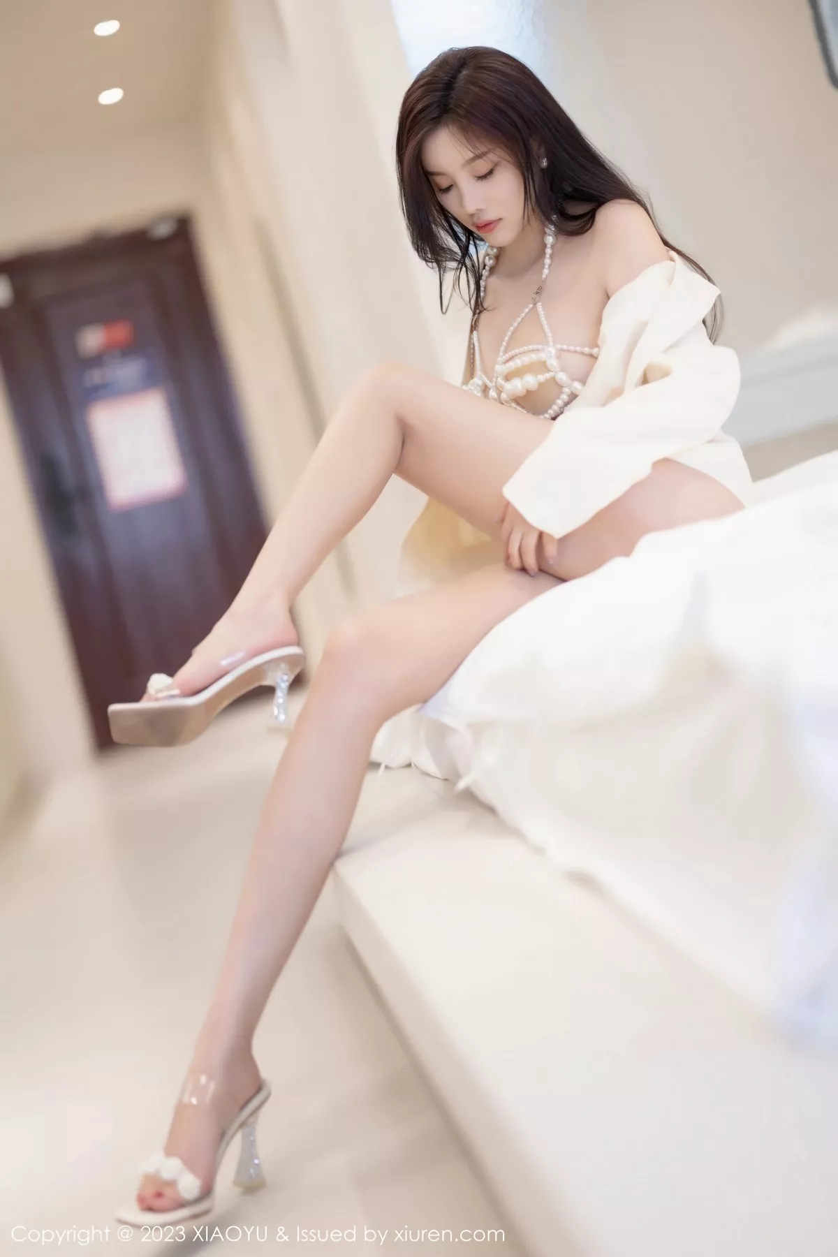 秀人集.com_[XiaoYu画语界]Vol.1031_女神杨晨晨白色轻透蕾丝服饰+珍珠情趣内衣秀惹火身材诱惑写真91P