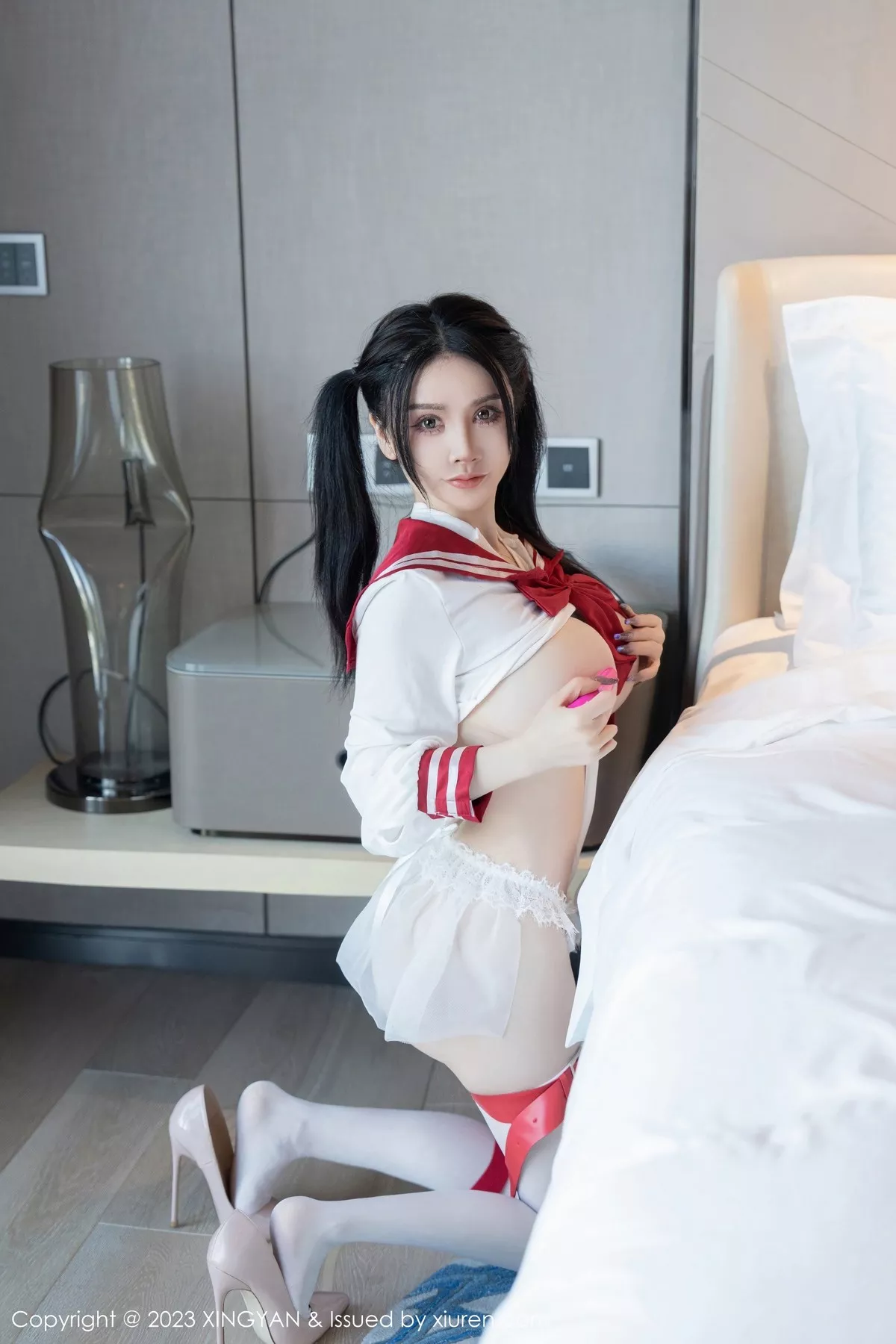 秀人集.com_[XINGYAN星颜社]VOL.195_模特潘娇娇性感白色情趣服饰配白丝袜秀巨乳肥臀极致诱惑写真77P