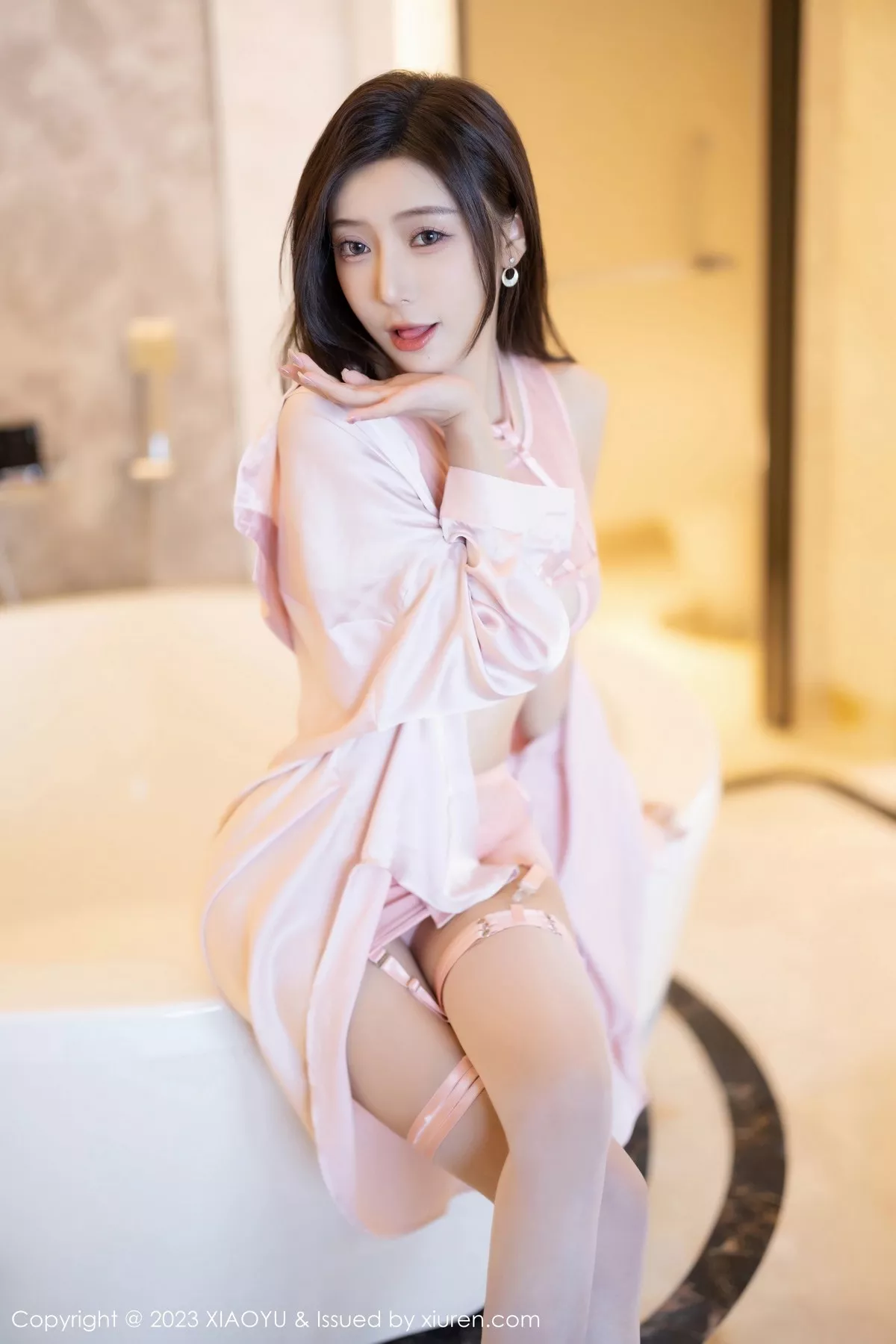 秀人集.com_[XiaoYu画语界]Vol.1040_女神王馨瑶yanni性感粉色情趣服配粉色吊袜秀曼妙身姿诱惑写真85P