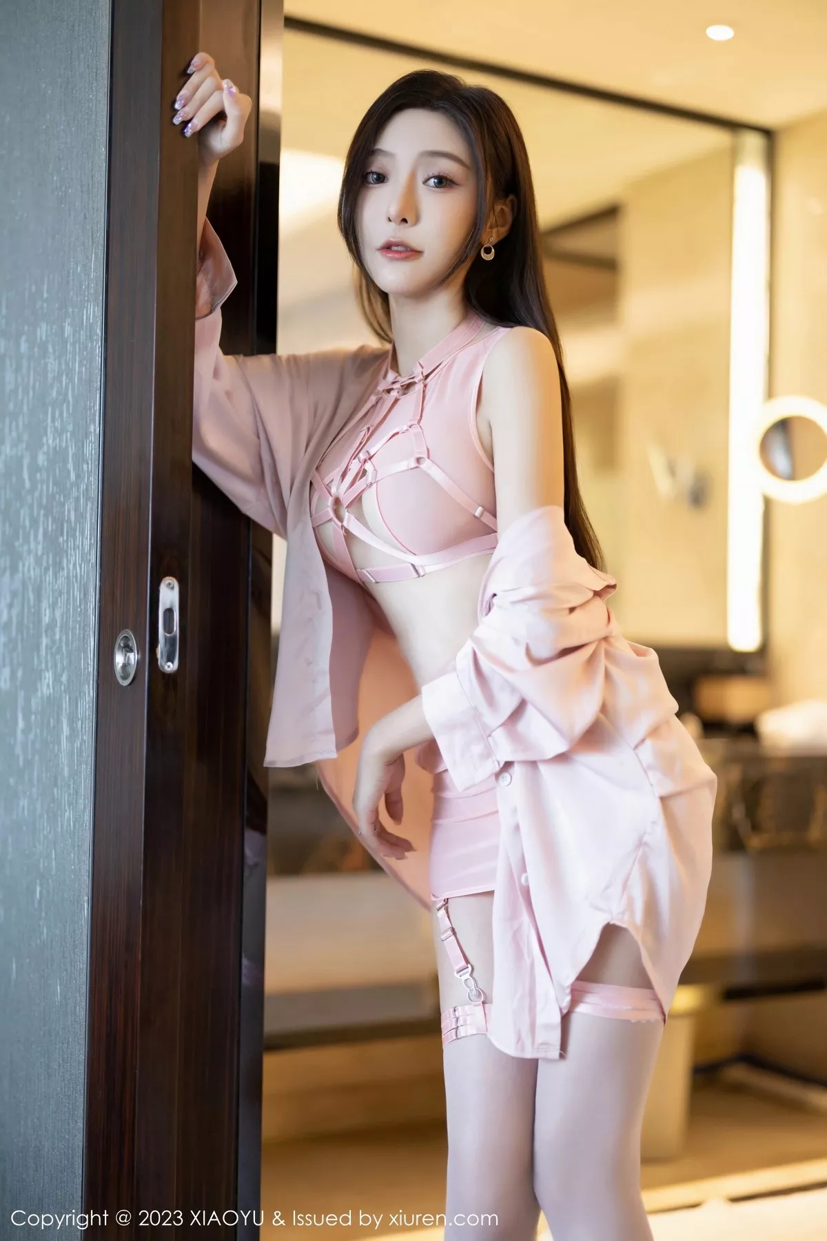 秀人集.com_[XiaoYu画语界]Vol.1040_女神王馨瑶yanni性感粉色情趣服配粉色吊袜秀曼妙身姿诱惑写真85P