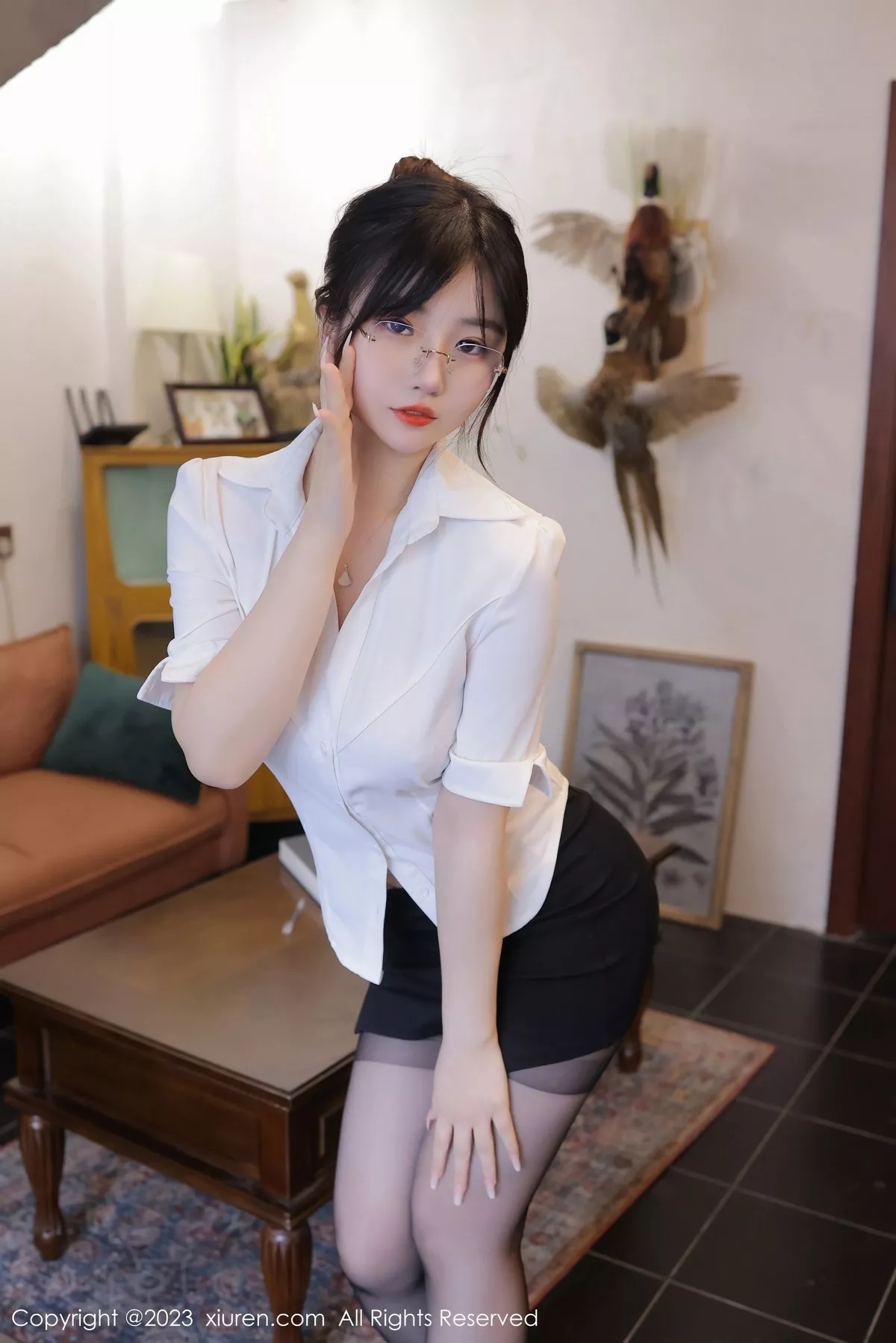 秀人集.com_[XiuRen秀人网]No.6838_模特岁小岁性感白T配黑色短裙露超薄黑丝秀完美身材诱惑写真57P