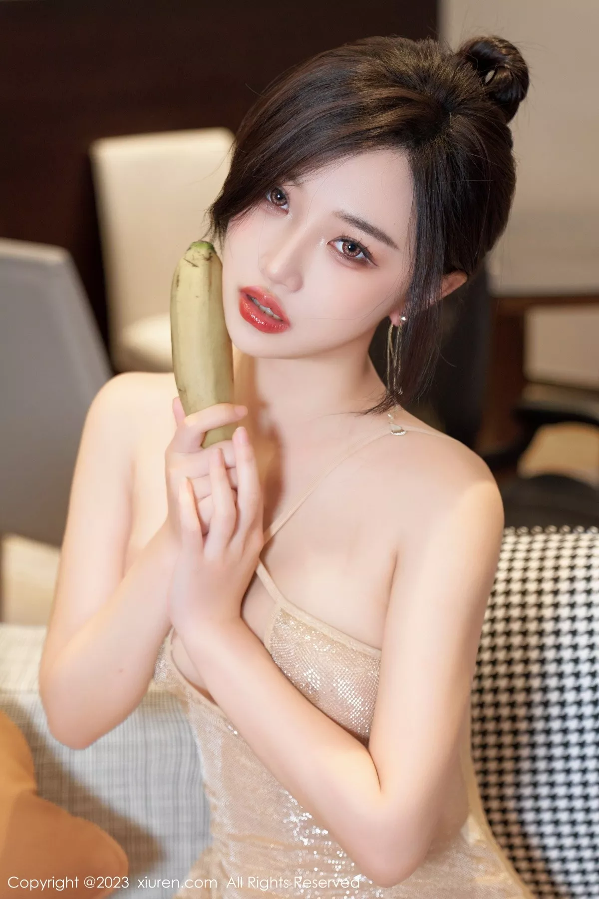 秀人集.com_[XiuRen秀人网]No.6857_模特妙可可Cheese脱淡蓝色OL服饰露浅色轻透内衣完美诱惑写真57P