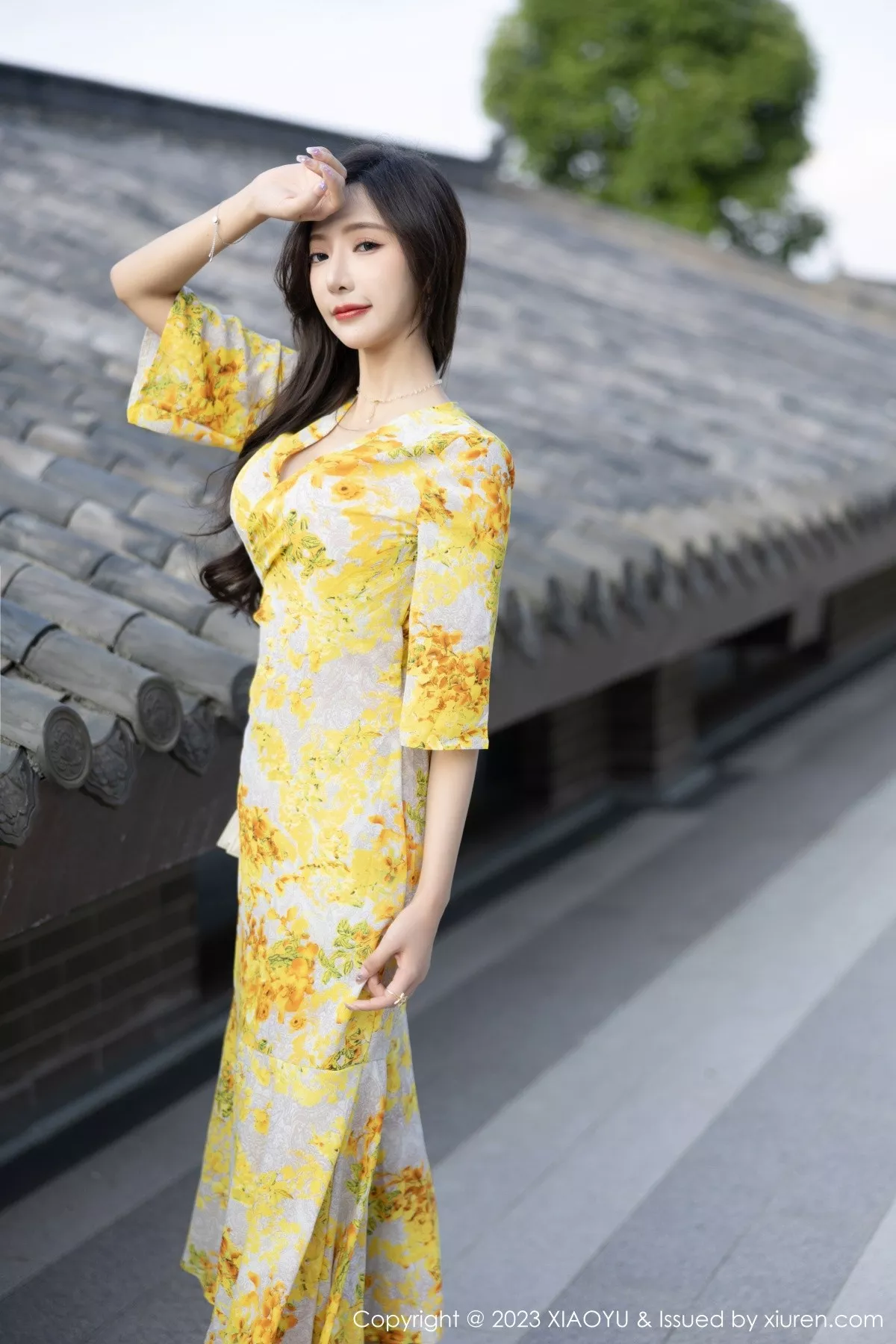 秀人集.com_[XiaoYu画语界]Vol.1043_女神王馨瑶yanni脱连衣长裙露白色蕾丝内衣秀曼妙身姿诱惑写真90P