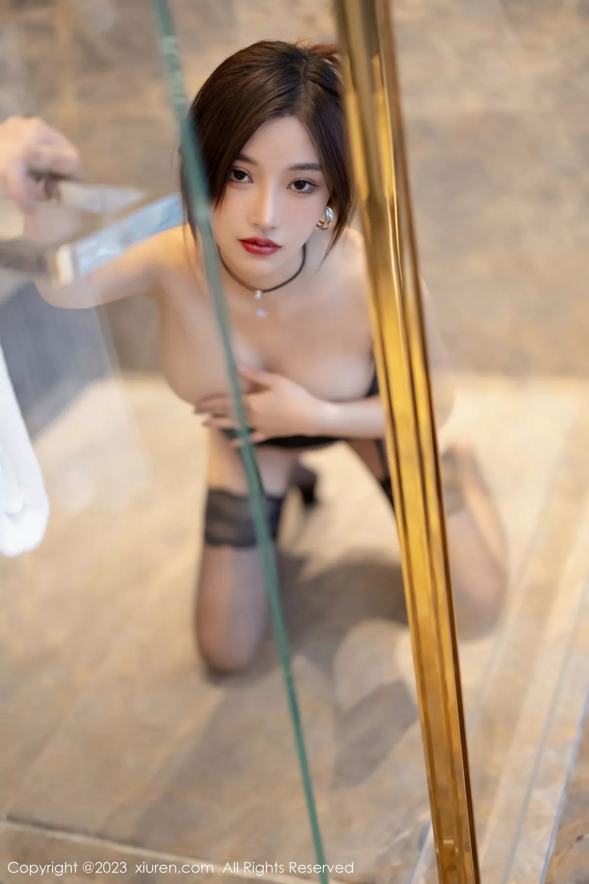 秀人集.com_[XiuRen秀人网]No.6779_模特妙可可Cheese黑色吊带皮裙配黑丝吊袜秀丰腴身材诱惑写真80P