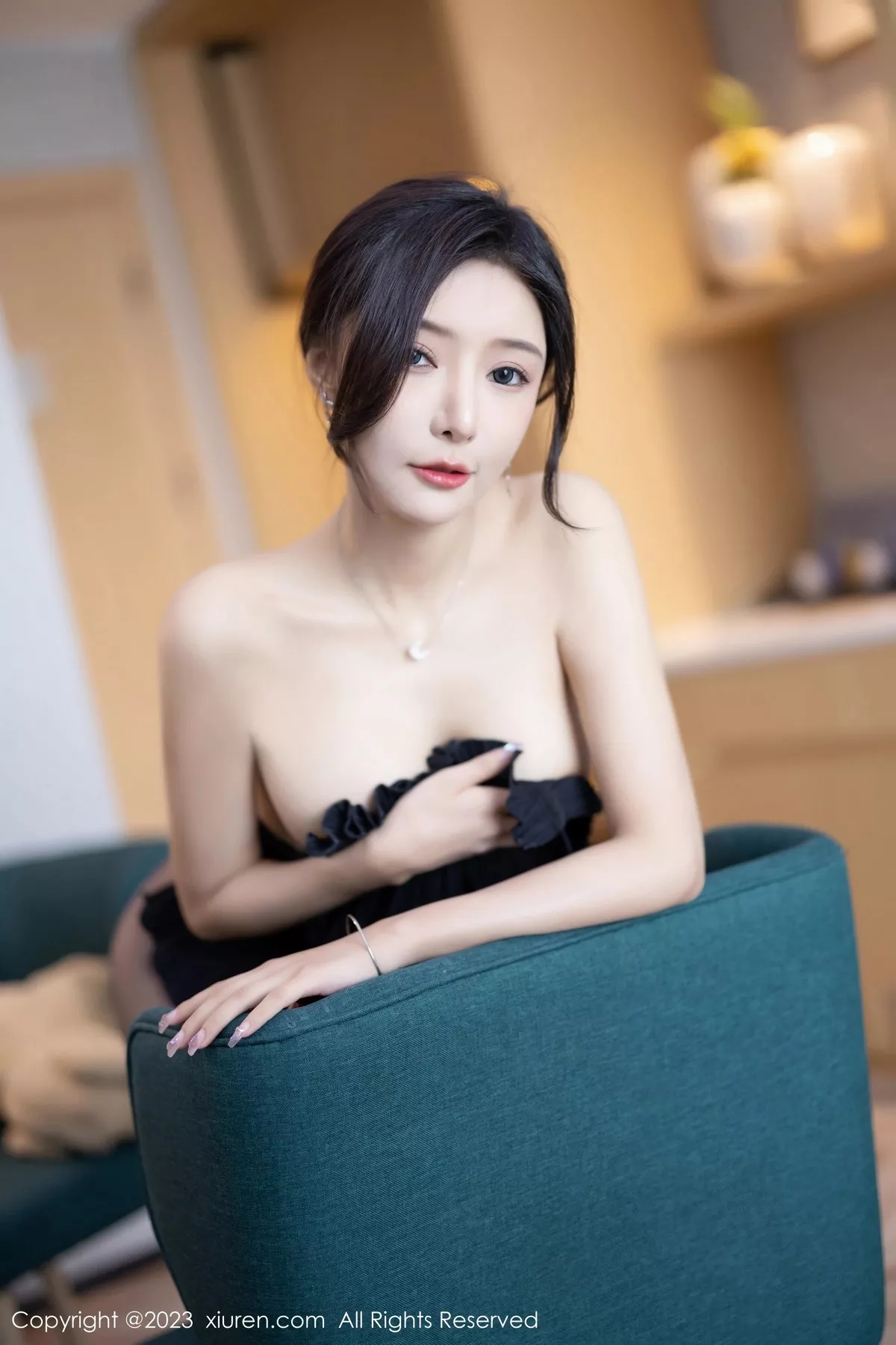秀人集.com_[XiuRen秀人网]No.6891_女神王馨瑶yanni脱黑色短裙露超薄无内黑丝秀火辣身材诱惑写真83P